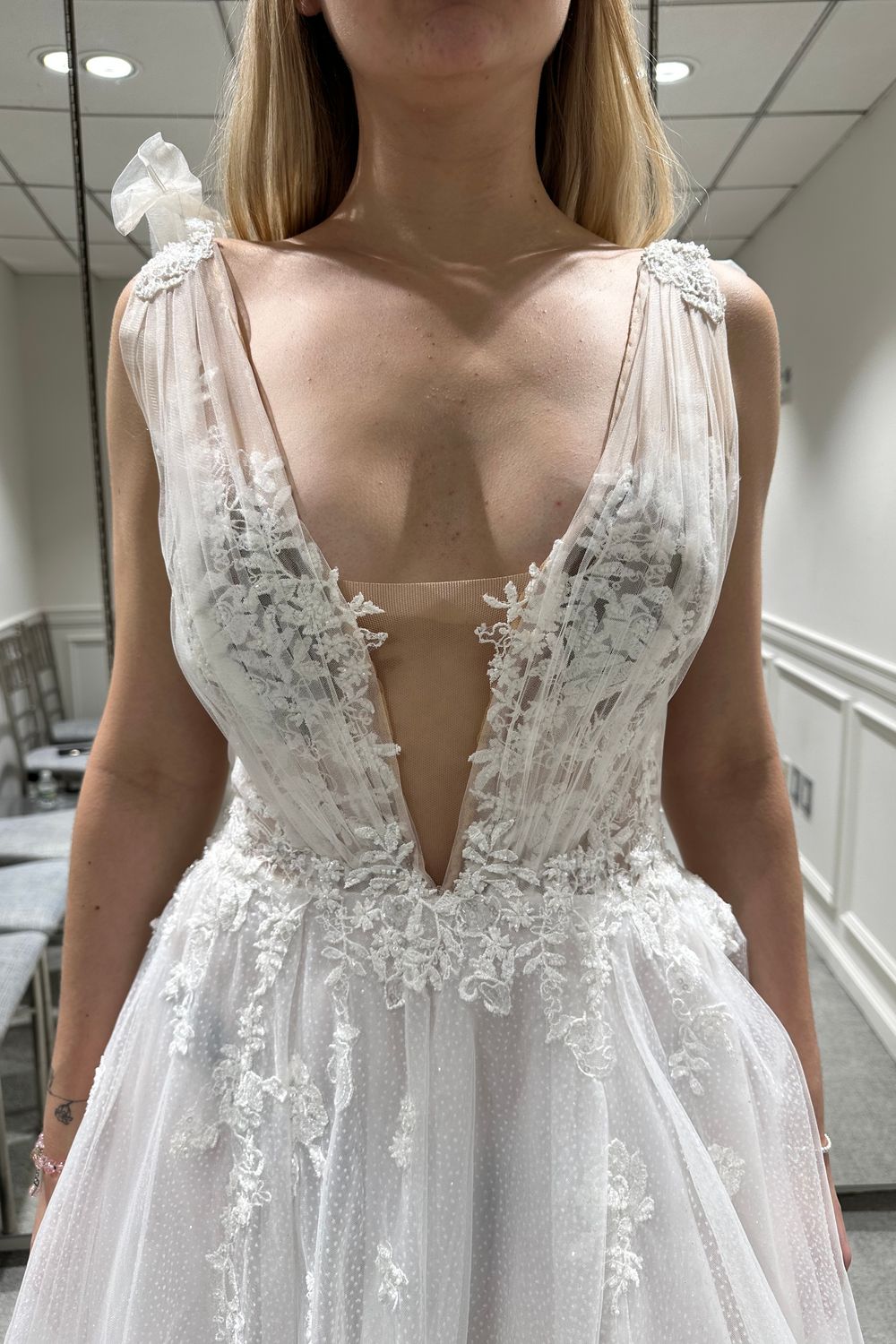 Ines Di Santo Selenite 11