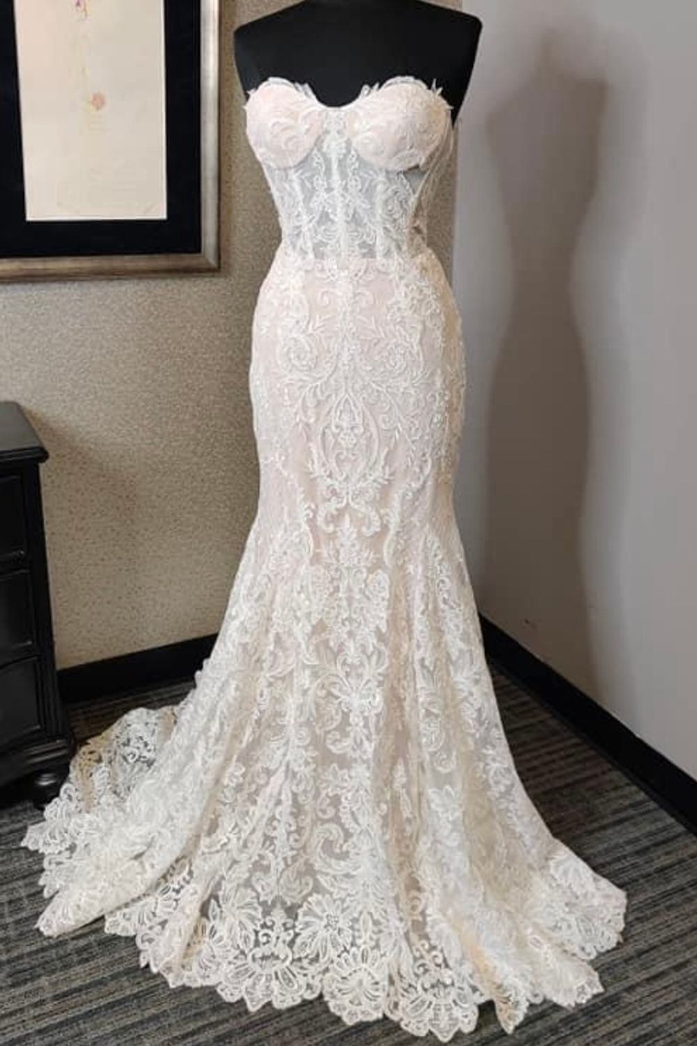 Never Worn Rivini Noah 5056