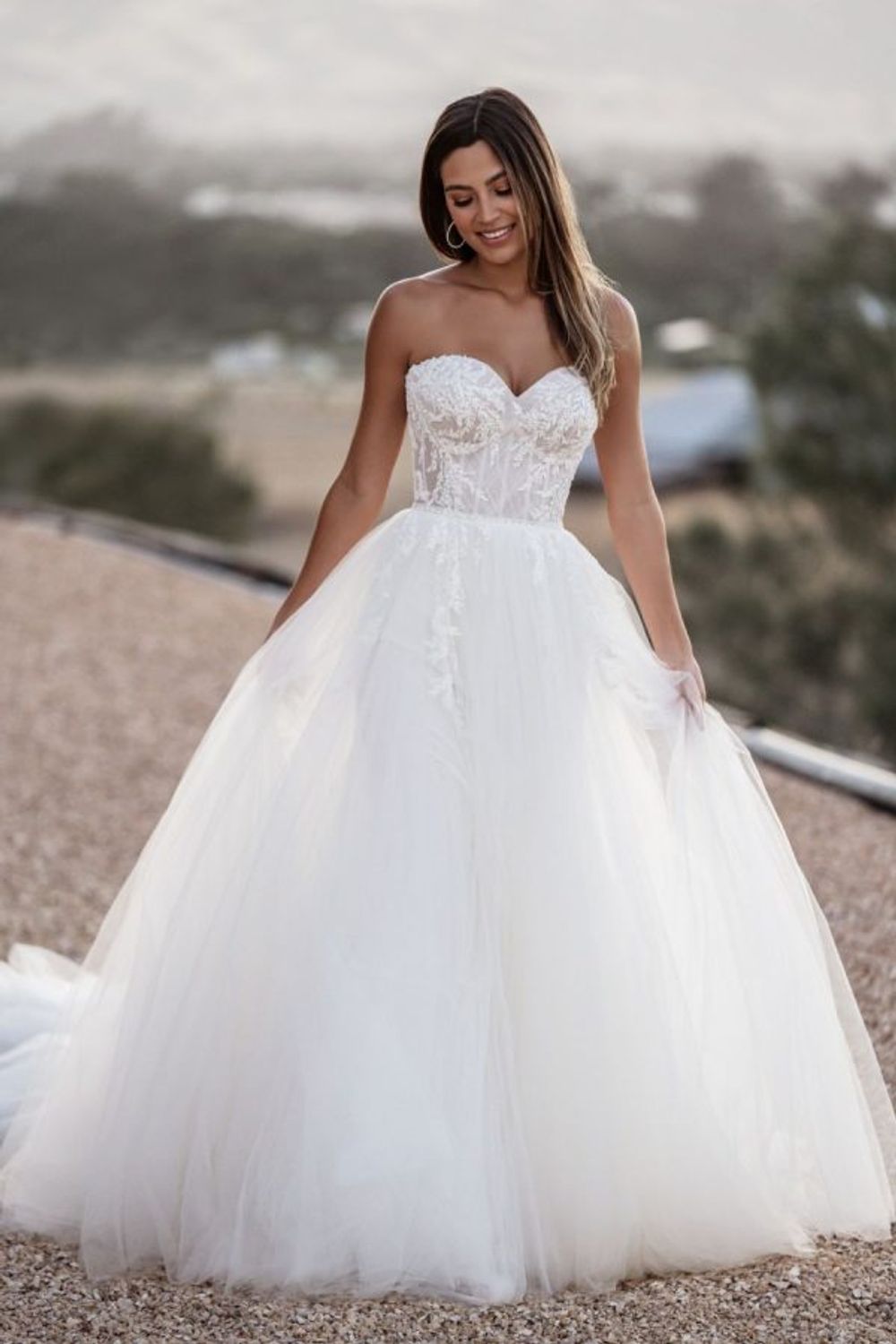 Sample Allure Bridals a1104 Wedding Dress