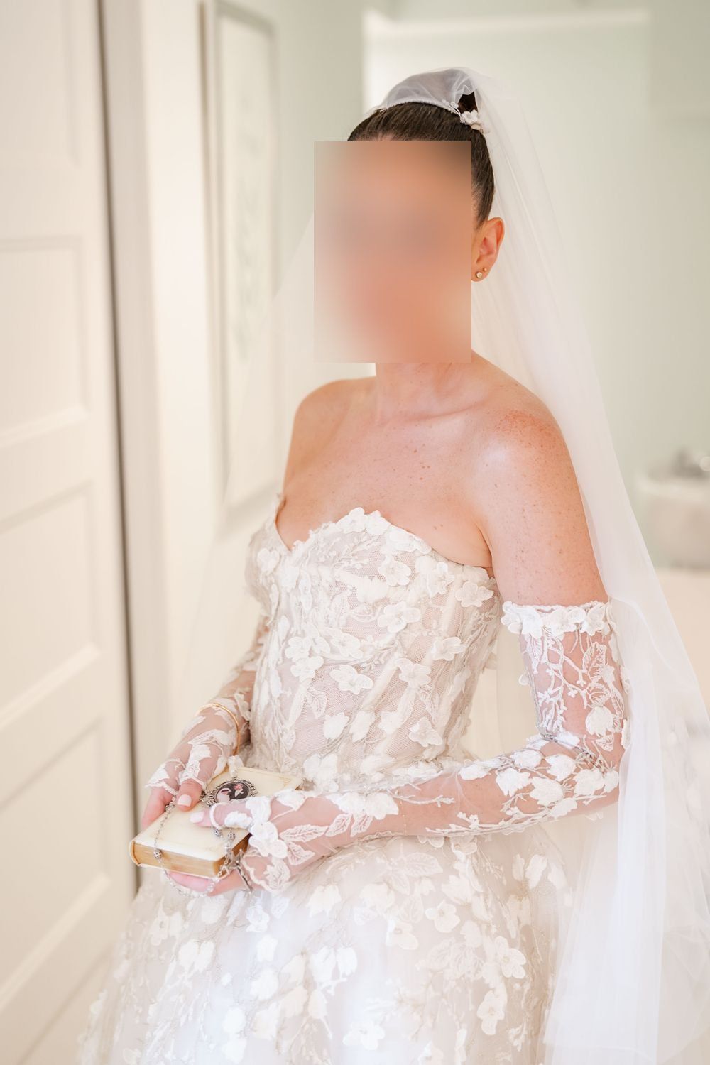 Monique Lhuillier-Versailles - With The Veil-6