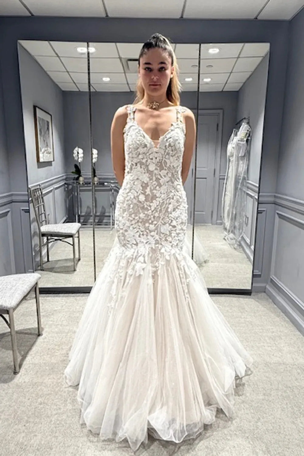 Never Worn Allure Bridals Custom Fit and Flare with Veil Wedding Dress Never Worn Allure Bridals Custom Fit and Flare with Veil Wedding Dress