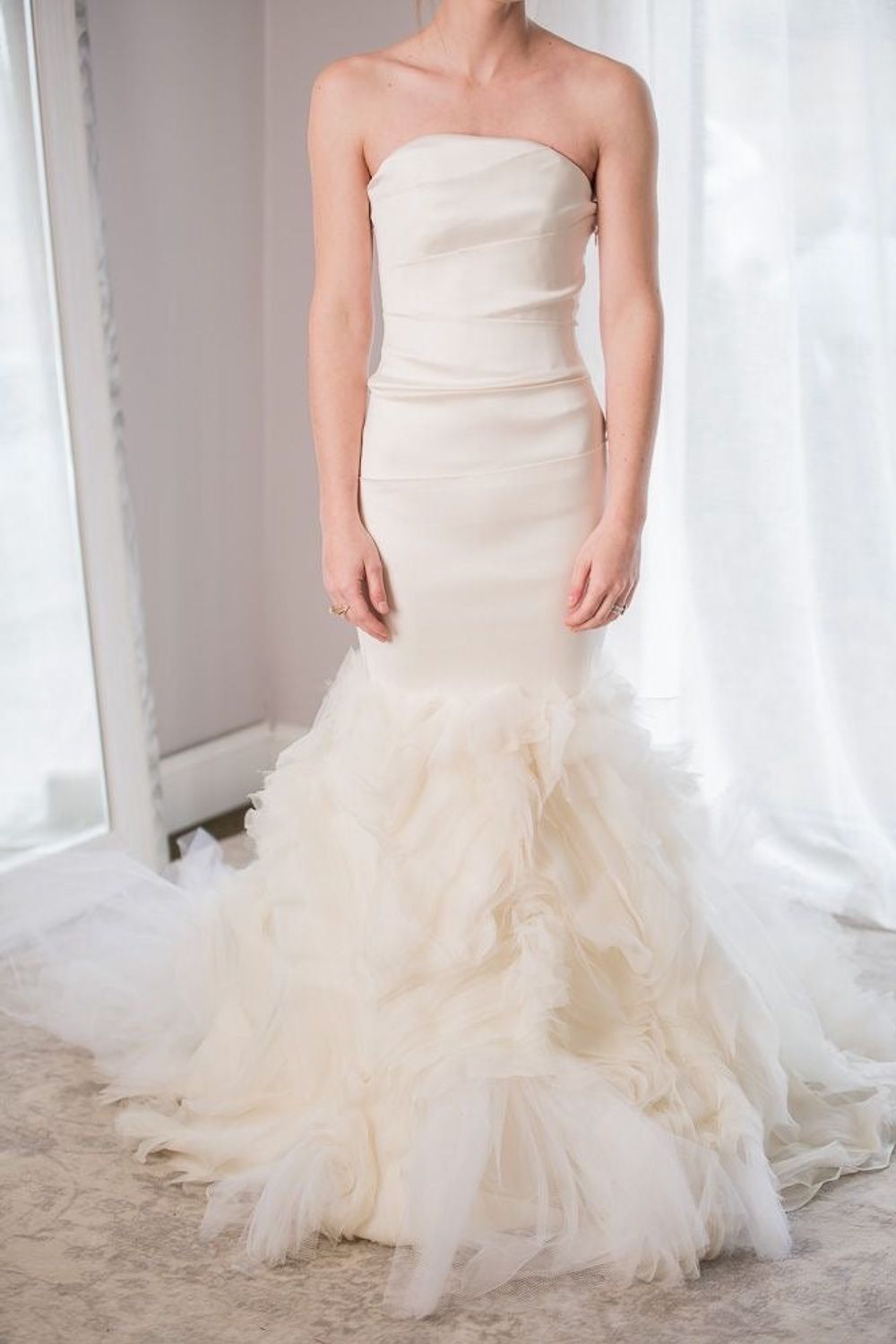 Used Vera Wang Kathleen Wedding Dress