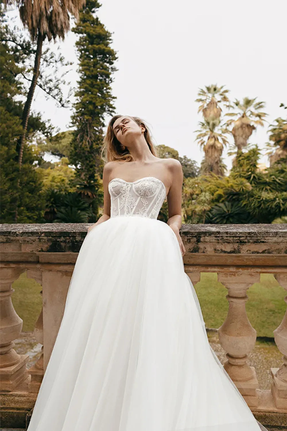 Monique Lhuillier Dorothea with Veil 0