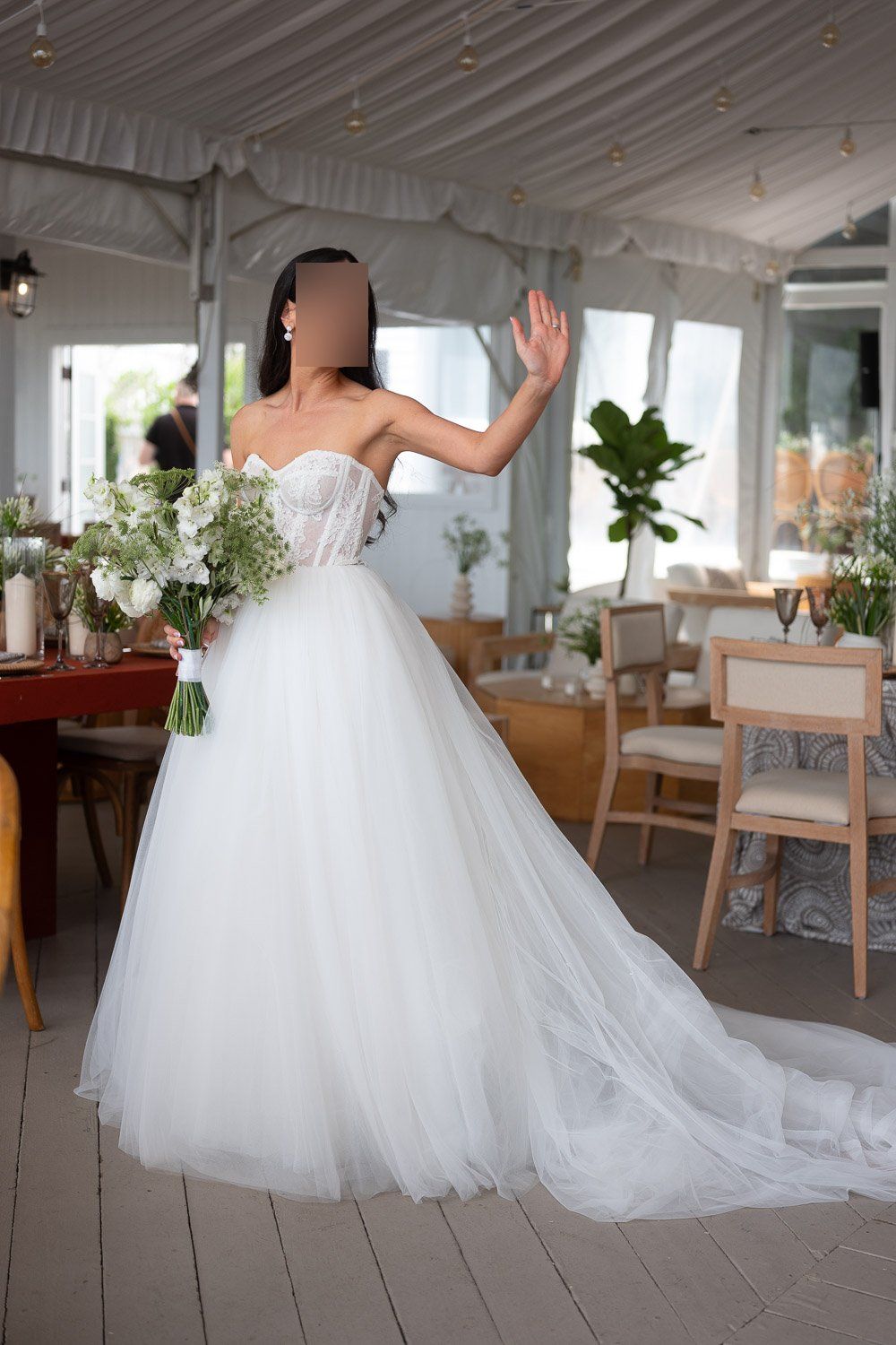 Monique Lhuillier Dorothea with Veil 3