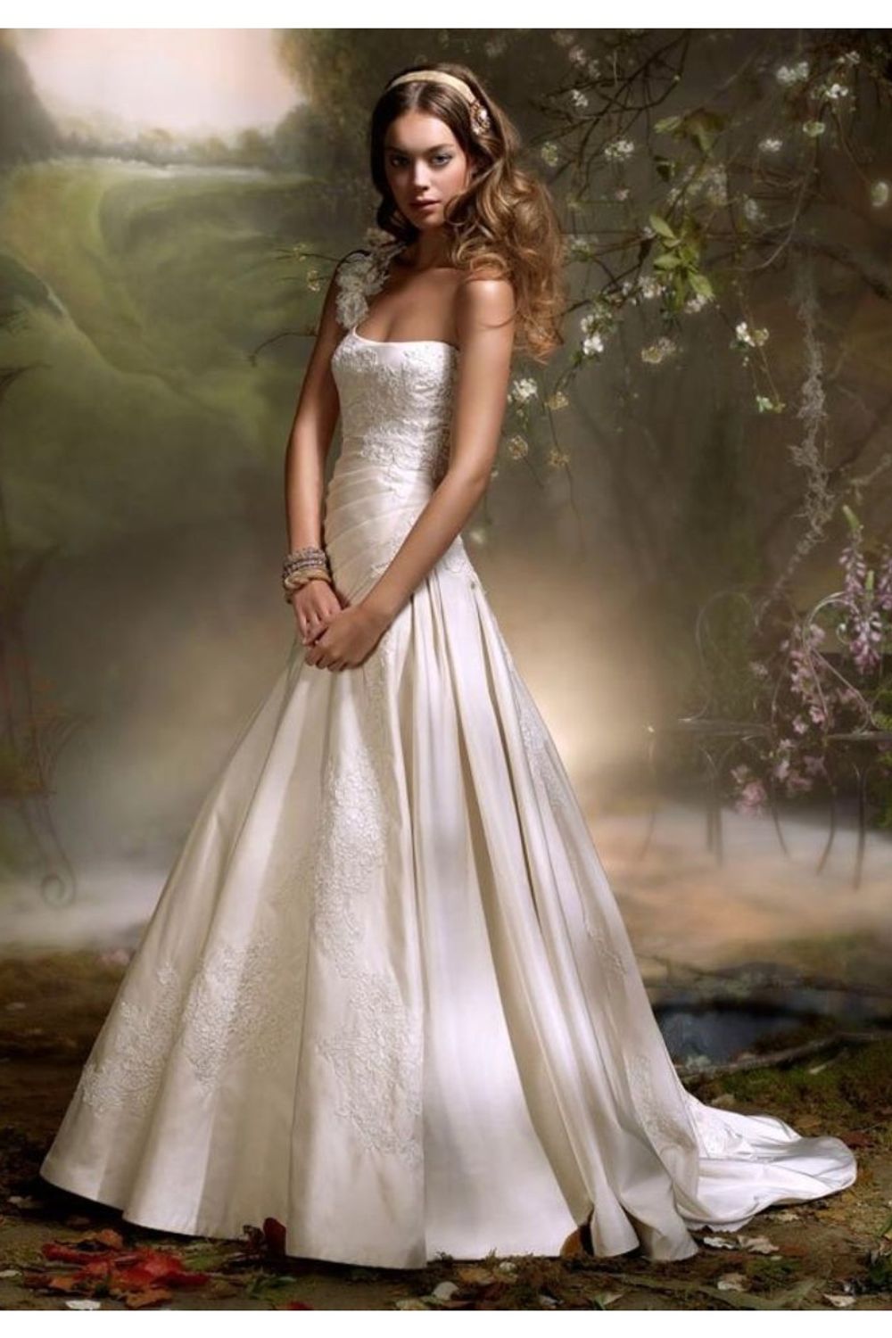 Used Lazaro 3910 With Veil - Main Image