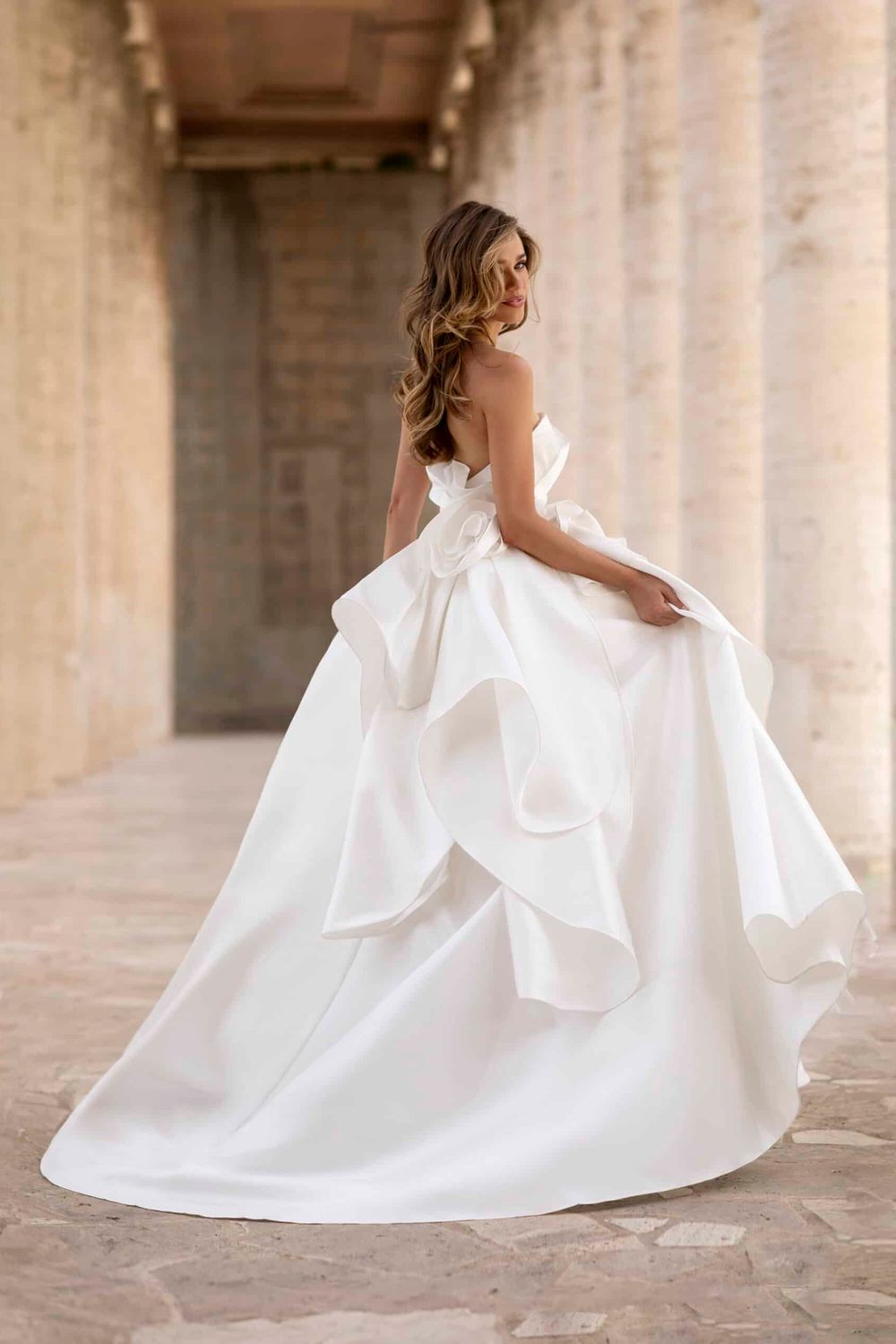 Valentini Spose E0869 Nimes with Veil 2