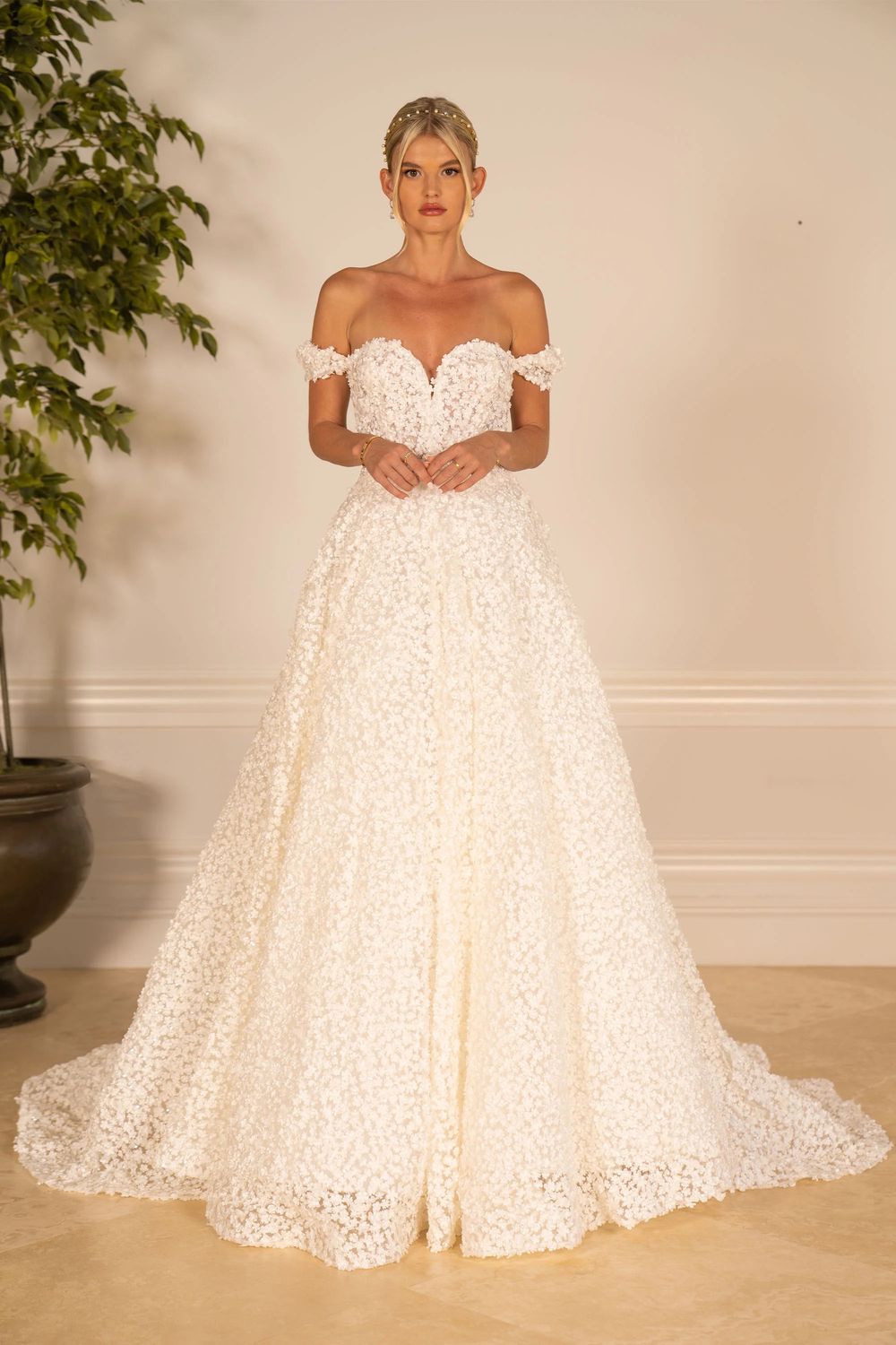 Reem Acra Nepal 0