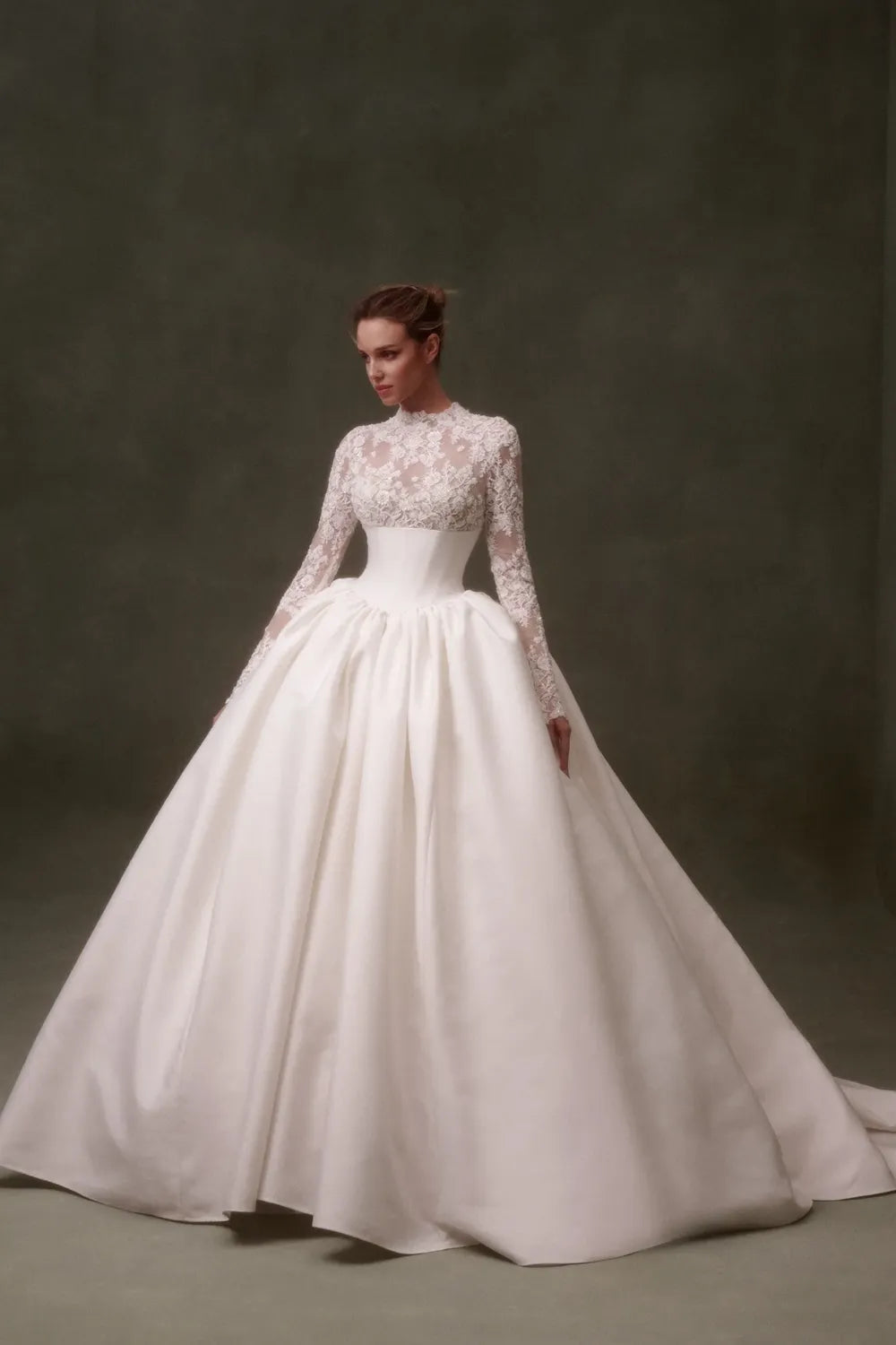 Nicole and Felicia NF088 with Veil and Blusher 0