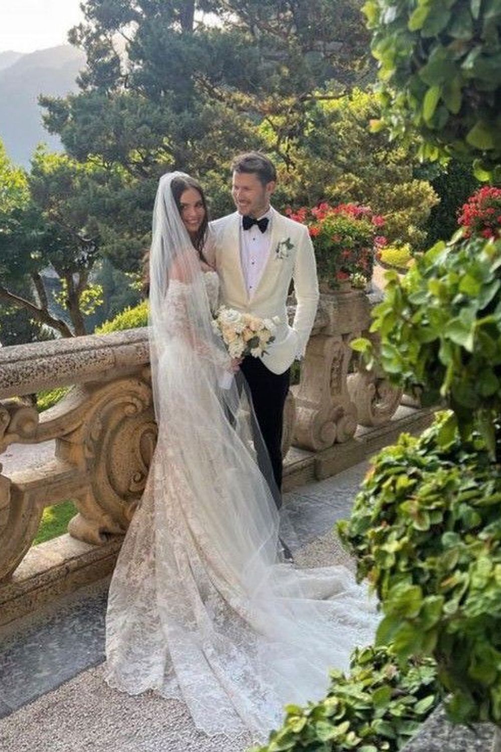 Never Worn Netta BenShabu diana Wedding Dress