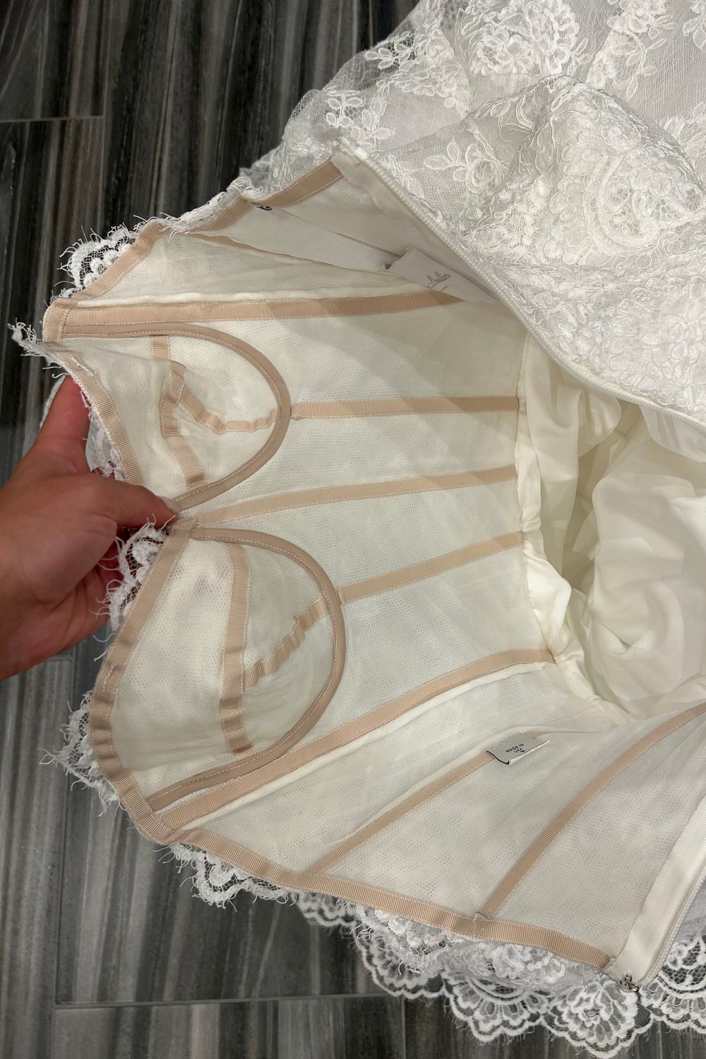 Monique Lhuillier FLEUR DE LIS 6