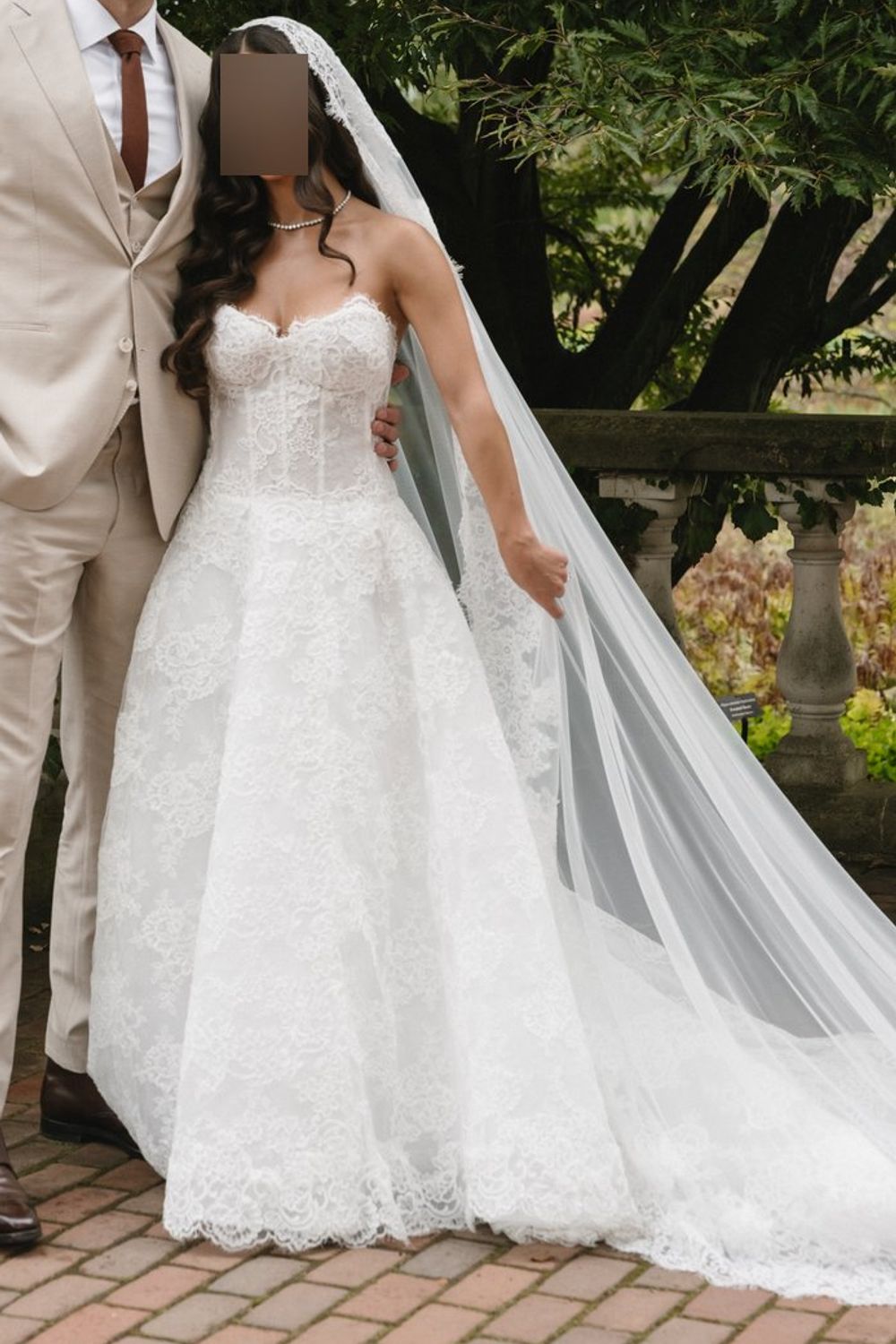 Monique Lhuillier FLEUR DE LIS 1