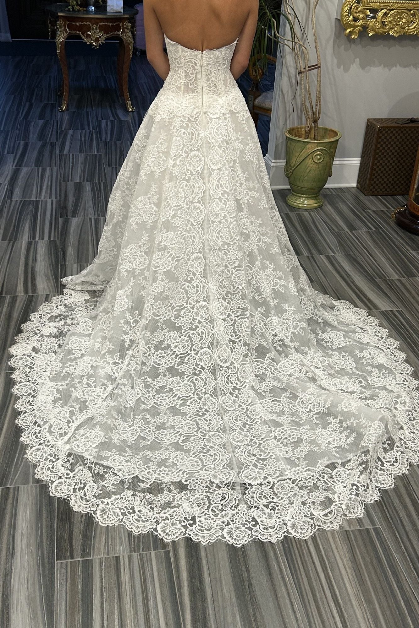 Monique Lhuillier FLEUR DE LIS 3