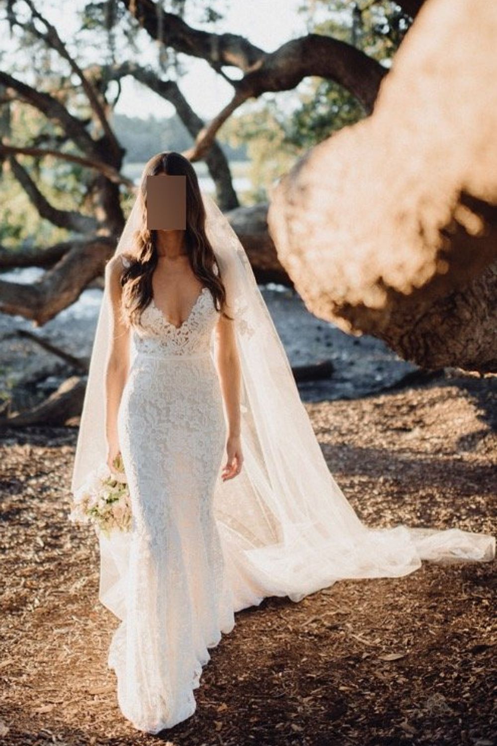 Used Inbal Dror 13-05 with Veil Wedding Dress Used Inbal Dror 13-05 with Veil Wedding Dress