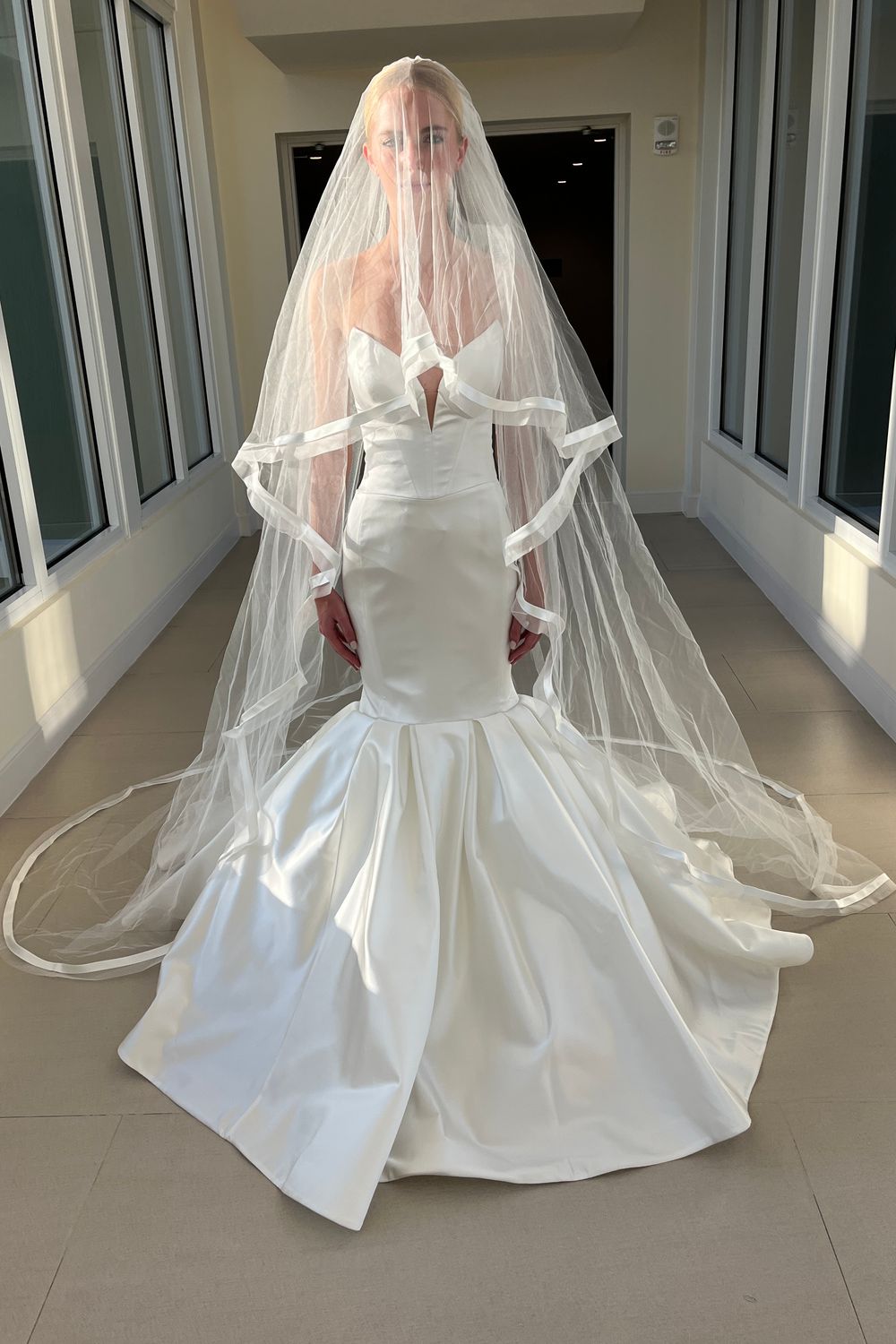 Pnina Tornai 4789 with Veil 11