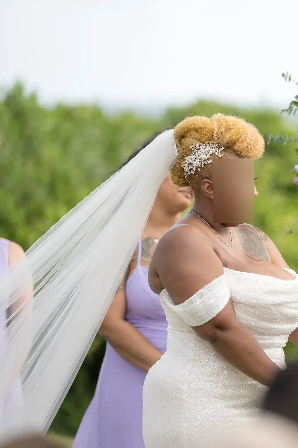 Anne Barge Rothschild w/ veil 8