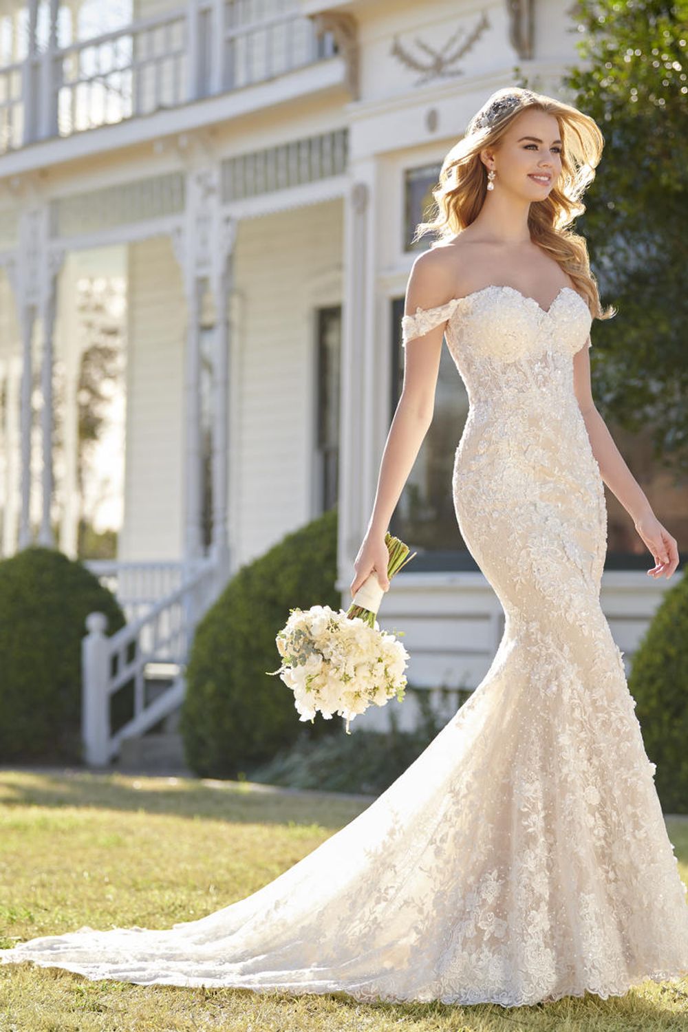 Martina Liana 1018 With Veil 3