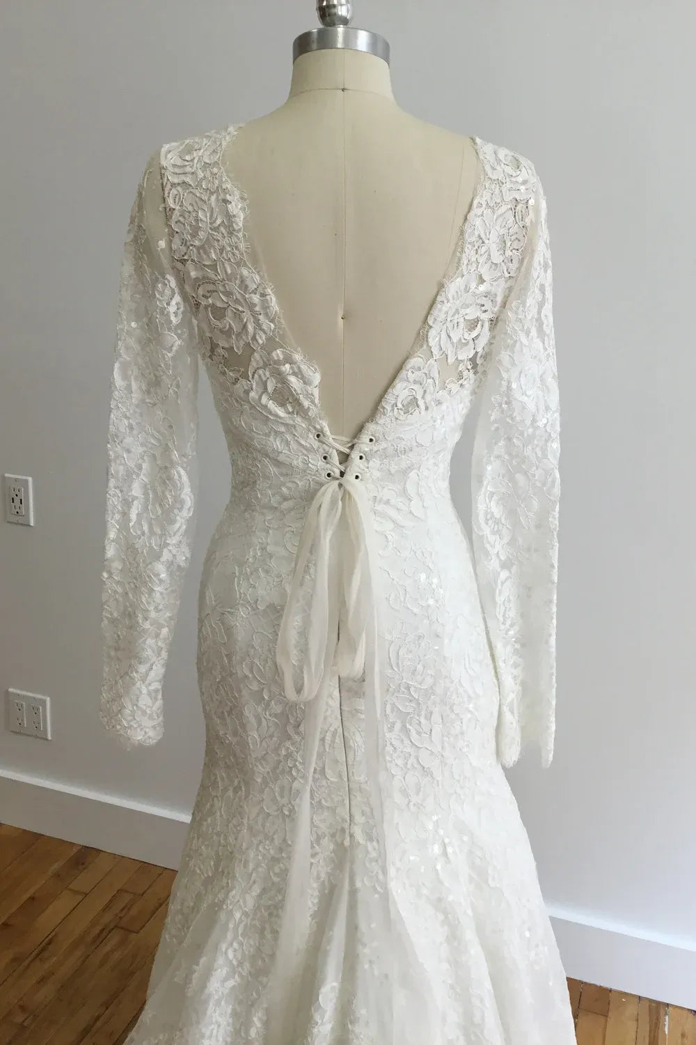 P BY PNINA TORNAI 2127 4