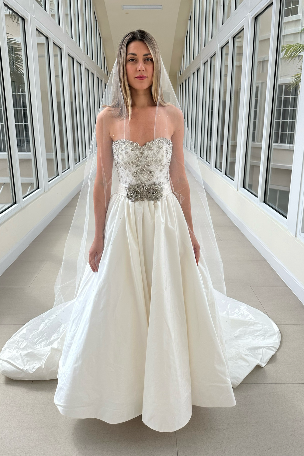 Anne Barge Antoinette 0