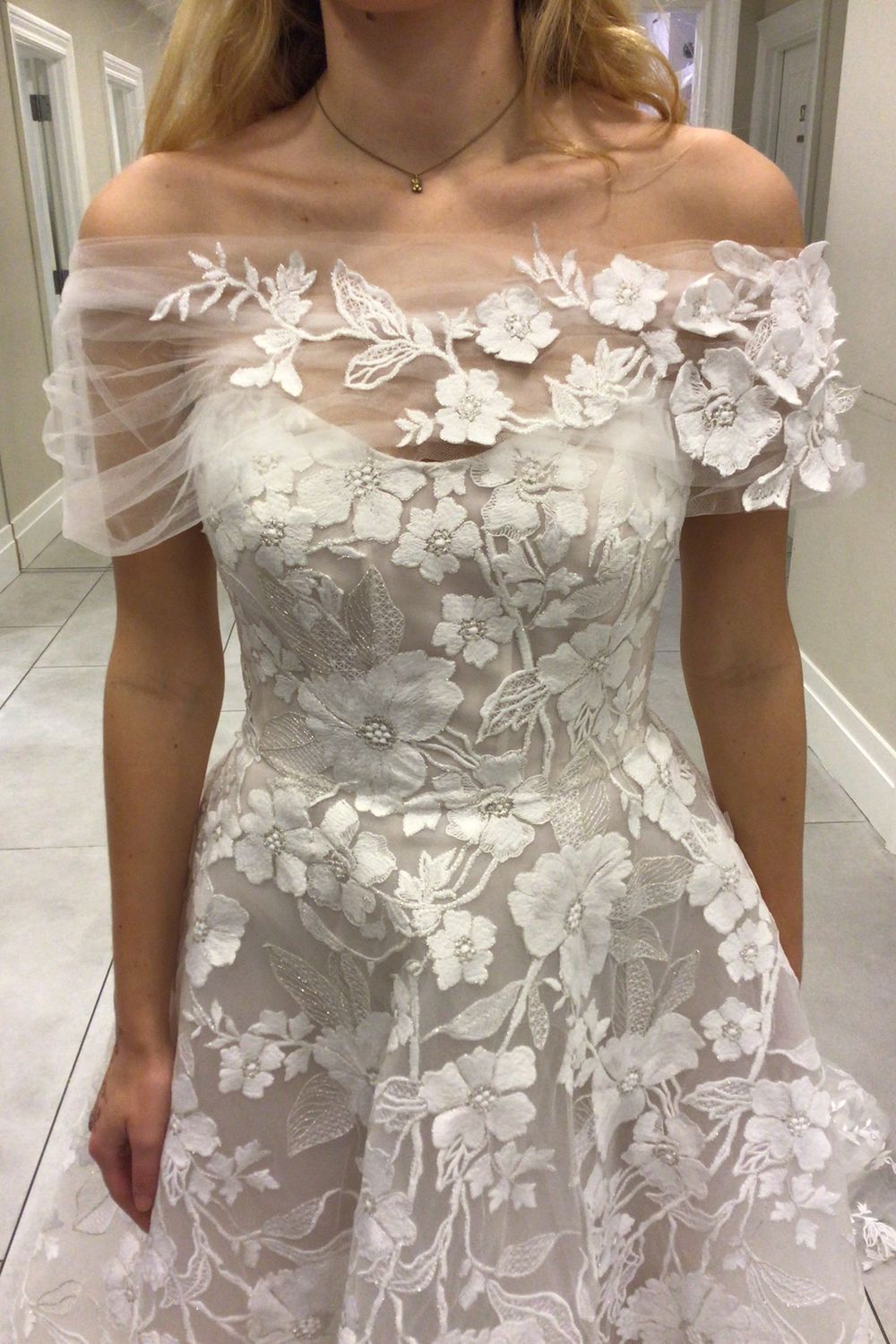 Valentini Spose Nao with Custom Shawl 3