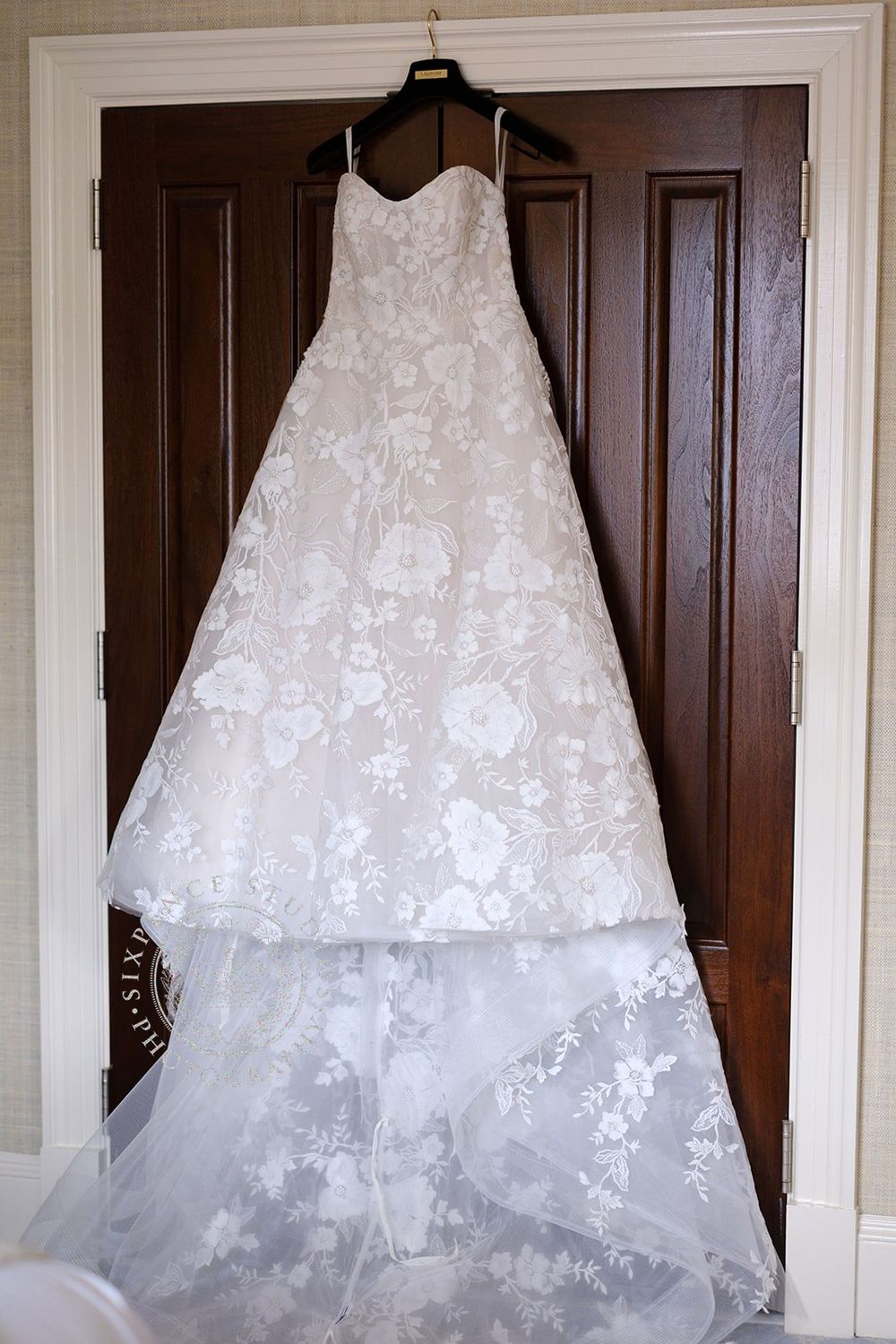 Valentini Spose Nao with Custom Shawl 9