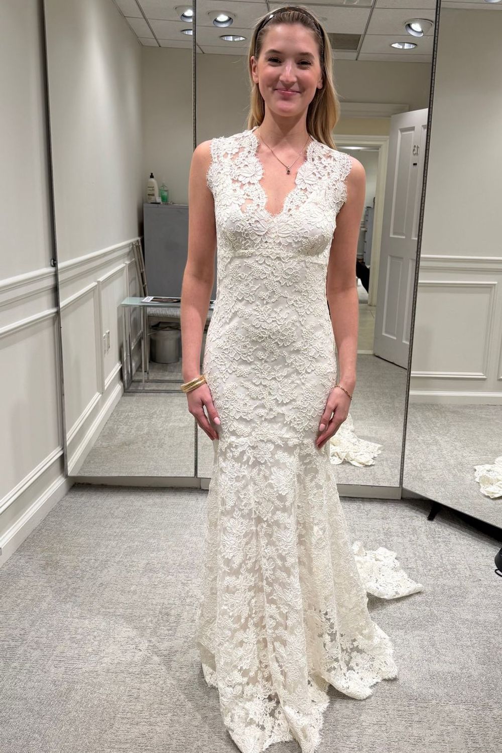 Used Monique Lhuillier Fit and Flare Dress with Veil Wedding Dress