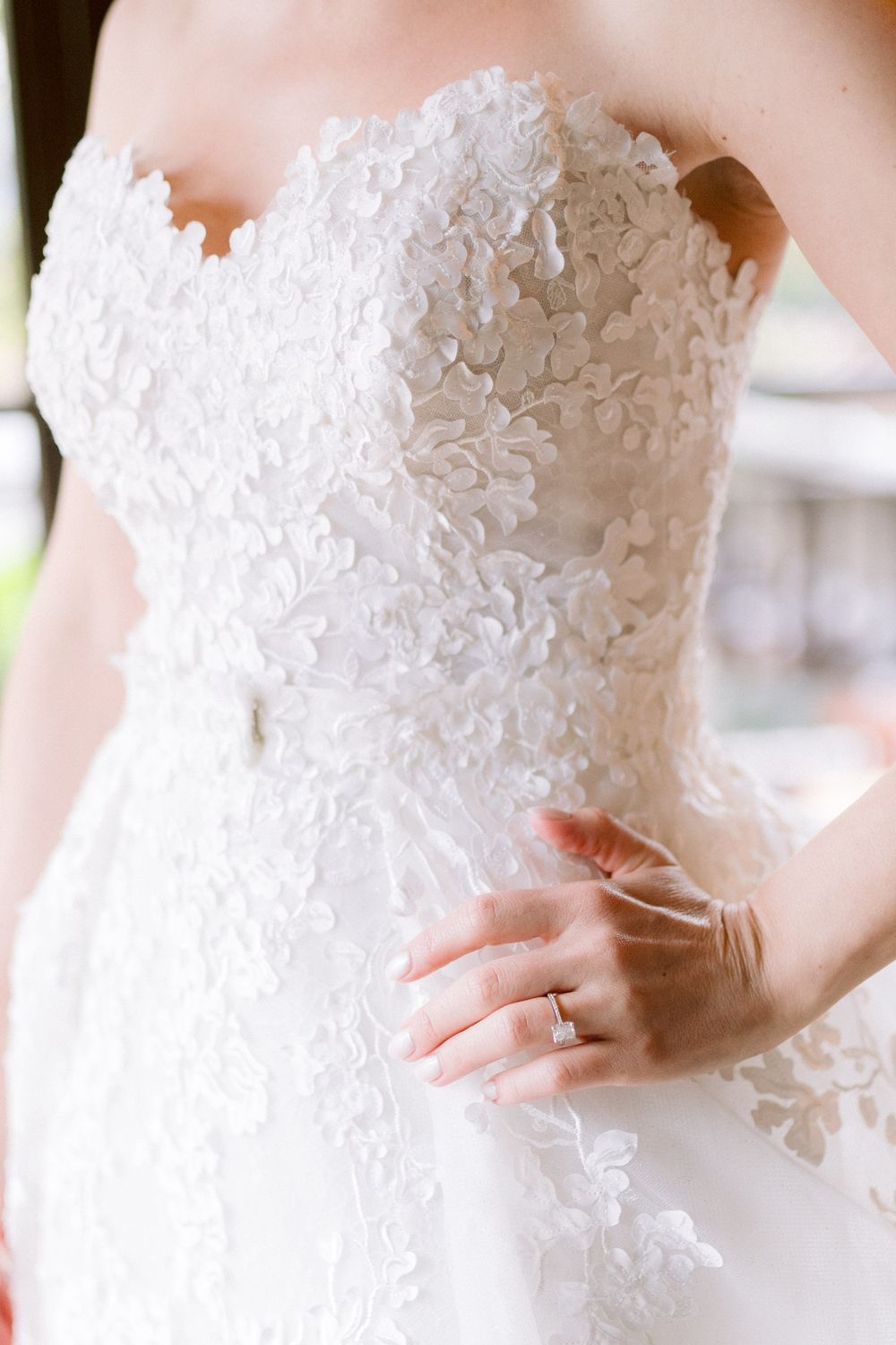Lazaro 32205 HARLOW-LINESKT with Veil 1