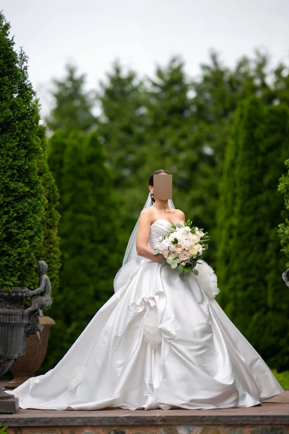 Used Nicole and Felicia NF067 with Veil Wedding Dress