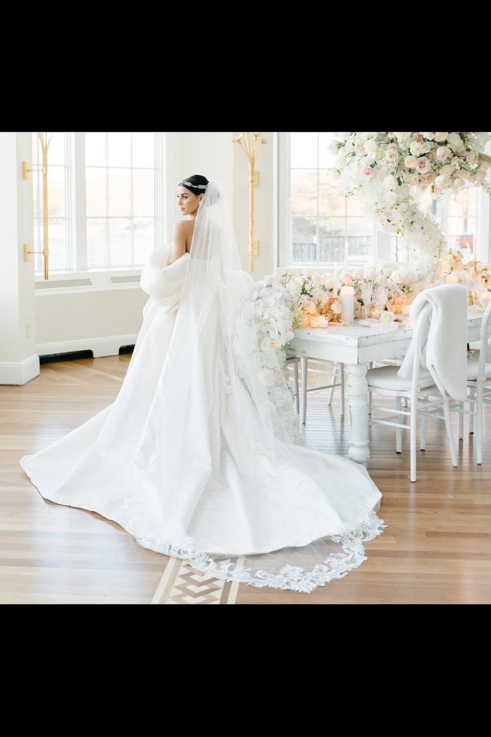 Lee Petra Grebenau Billie with Veil CHRISTIE LAUREN. ADRIANNA1624885 4