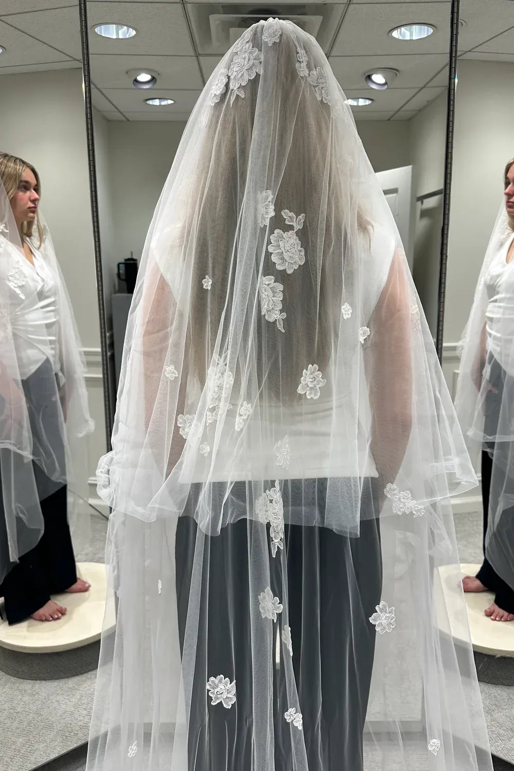 Lee Petra Grebenau Jazz S/S 2025 with Veil 9