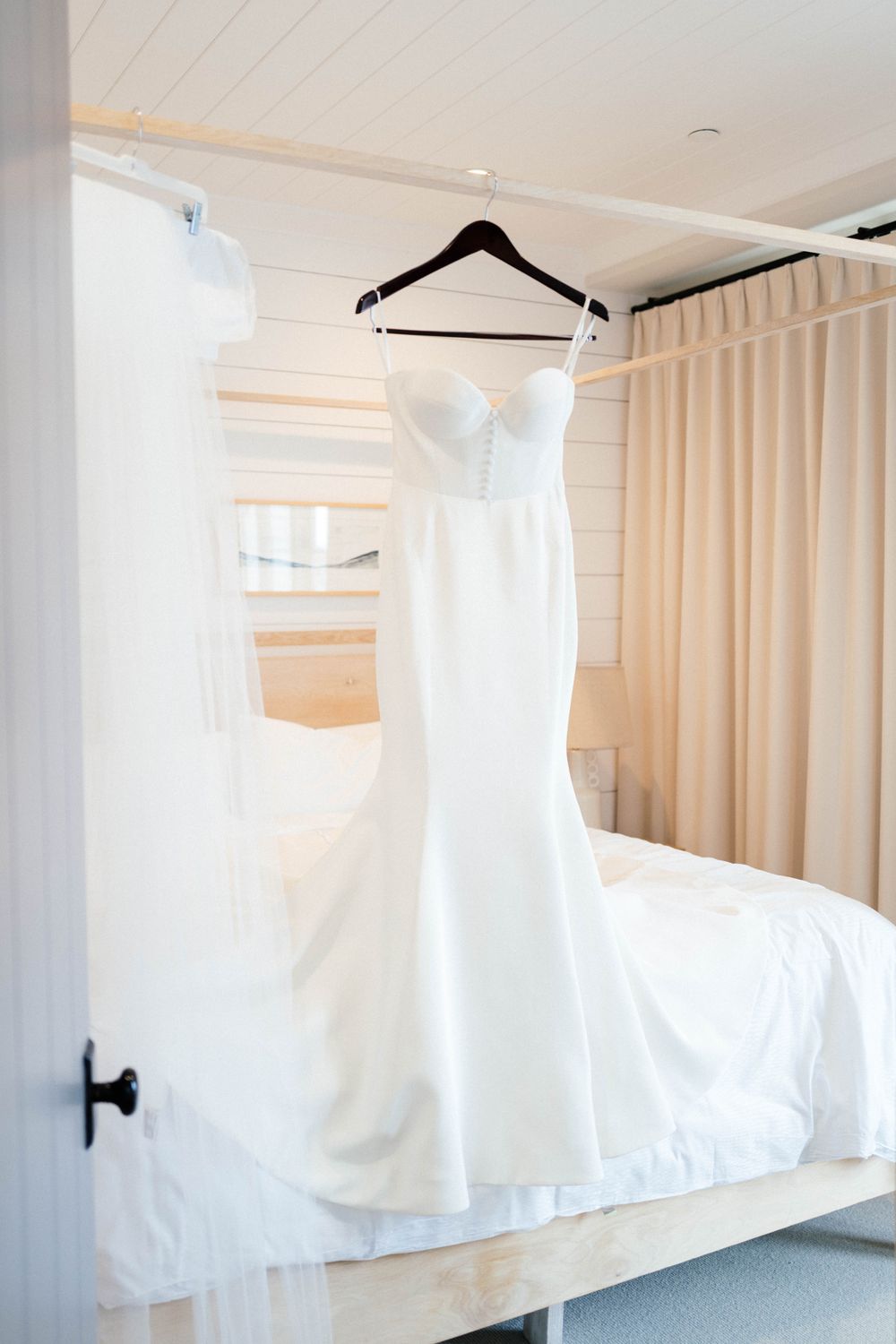 Romona Keveza RK6462 with Veil 10