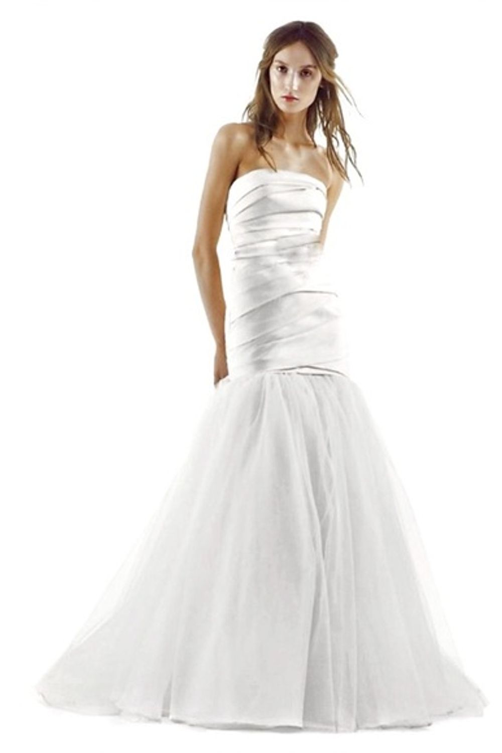 Used Vera Wang White Fit & Flare Gown Used Vera Wang White Fit & Flare Gown