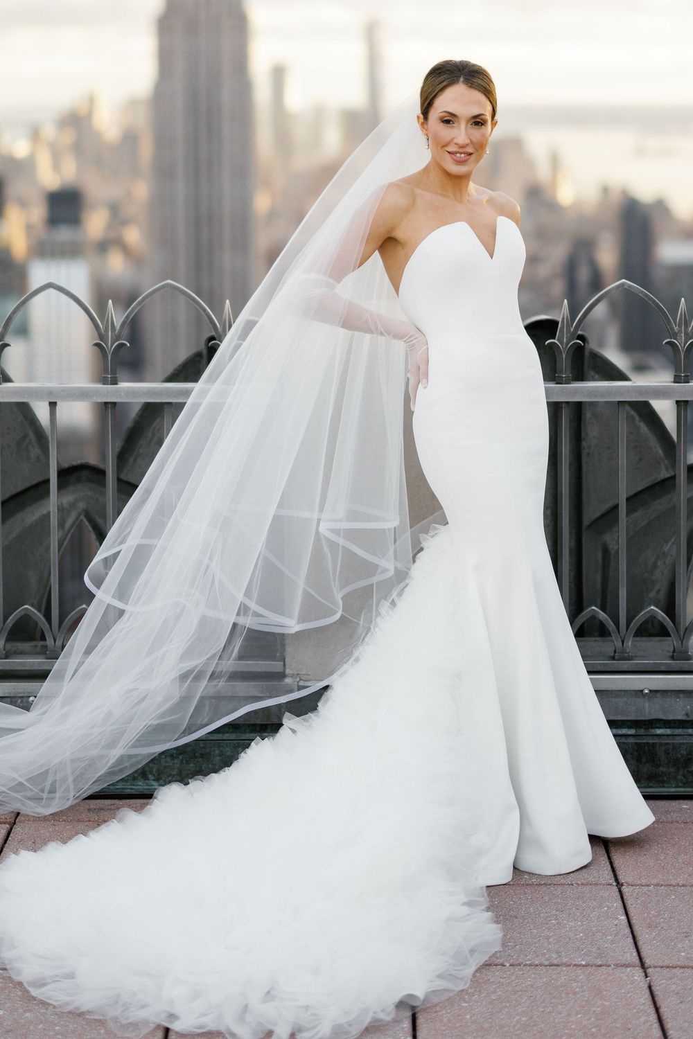 Used Vera Wang Jocelyn 111817 Wedding Dress