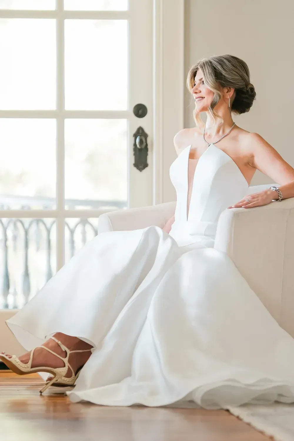 Pnina Tornai 4935 with Veil and Gloves 4