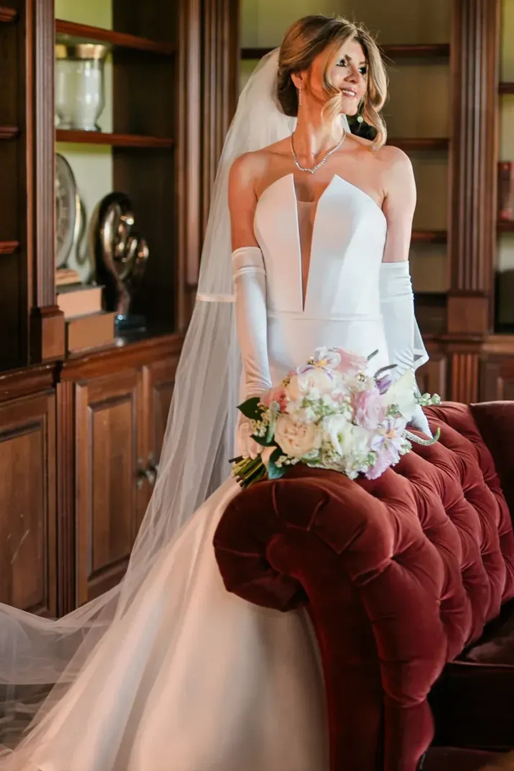 Pnina Tornai 4935 with Veil and Gloves 3