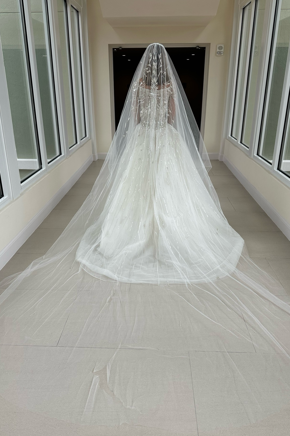 Zuhair Murad Fall 2022 Look 18 With Veil 11