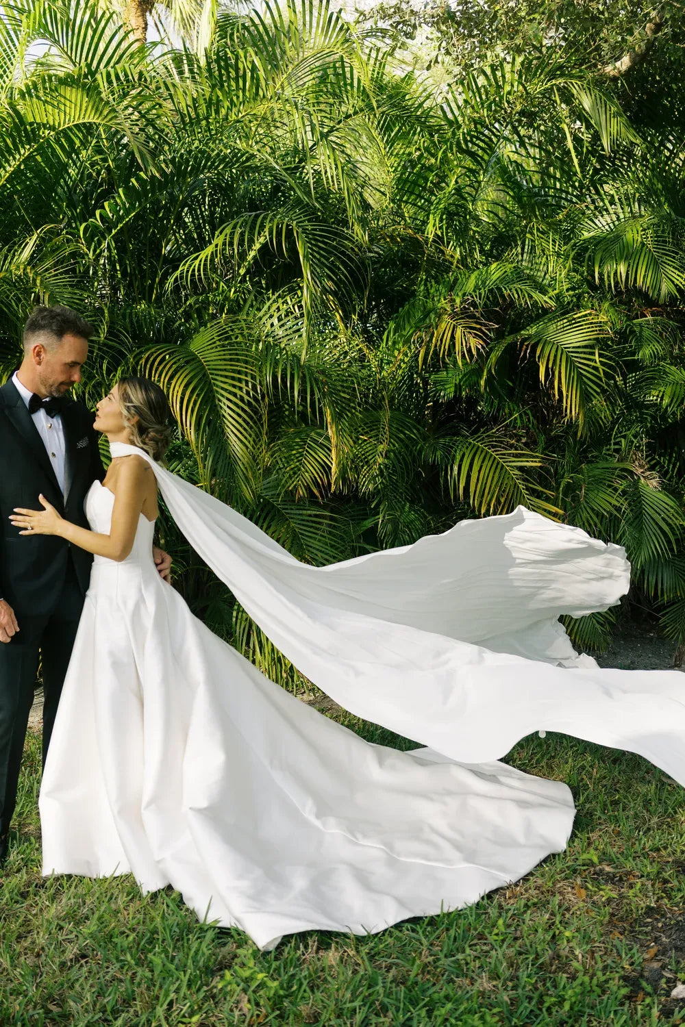 green emerald velvet dress Used Ines Di Santo Scallop Saffron Wedding Dress