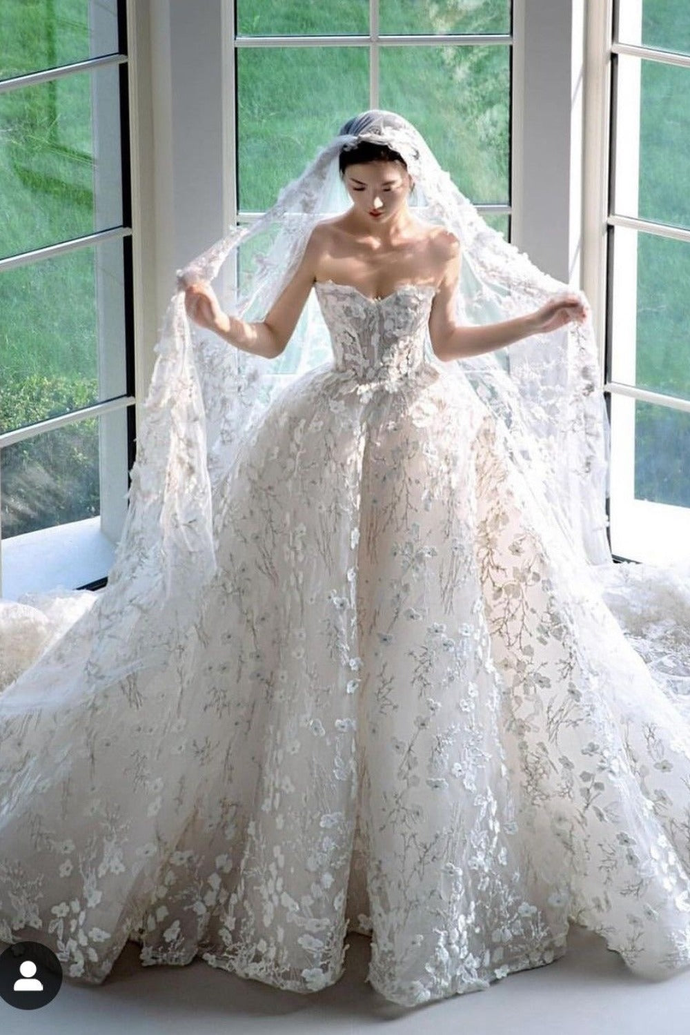 Monique Lhuillier-Versailles-0