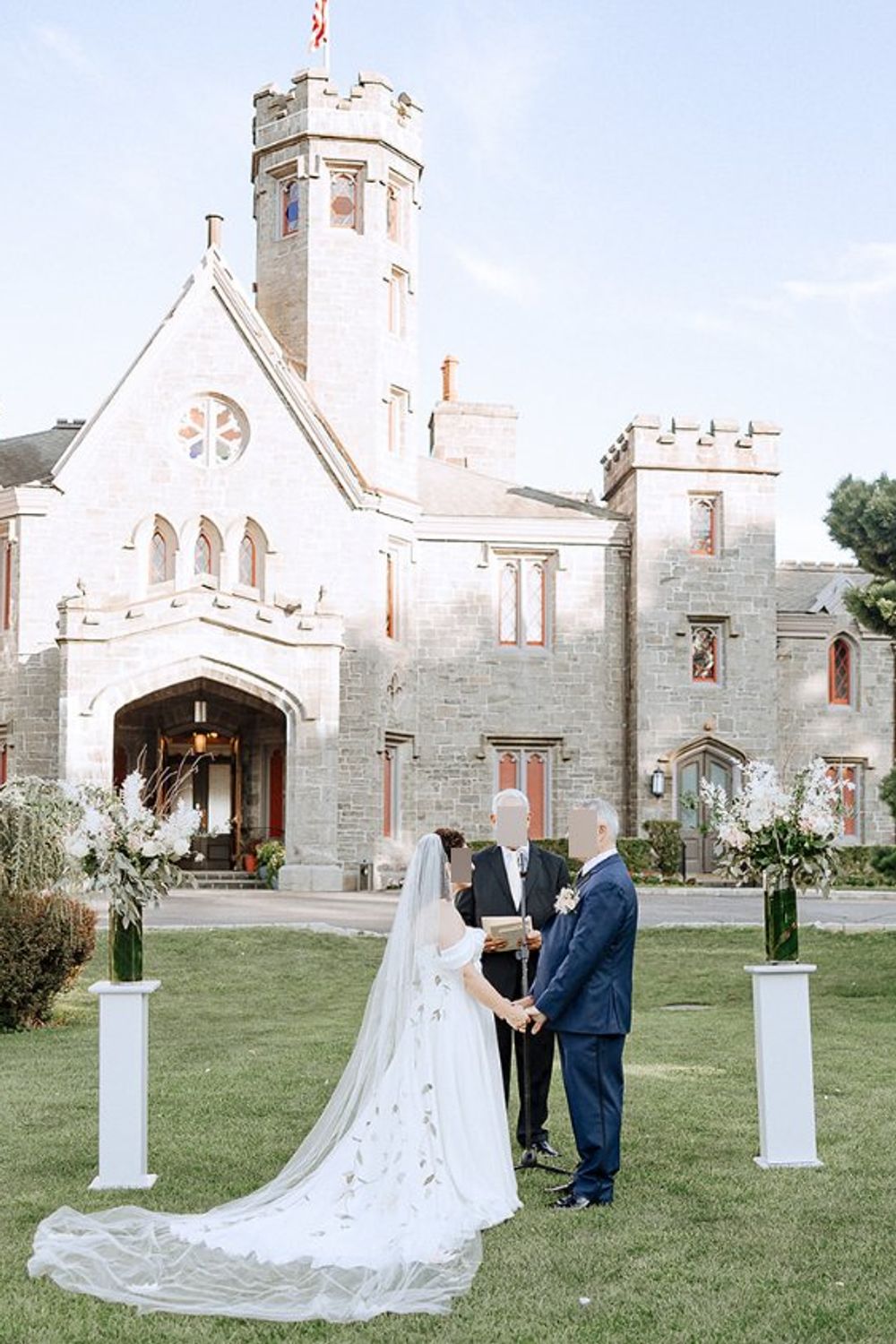 Paloma Blanca 5010 with Veil 10
