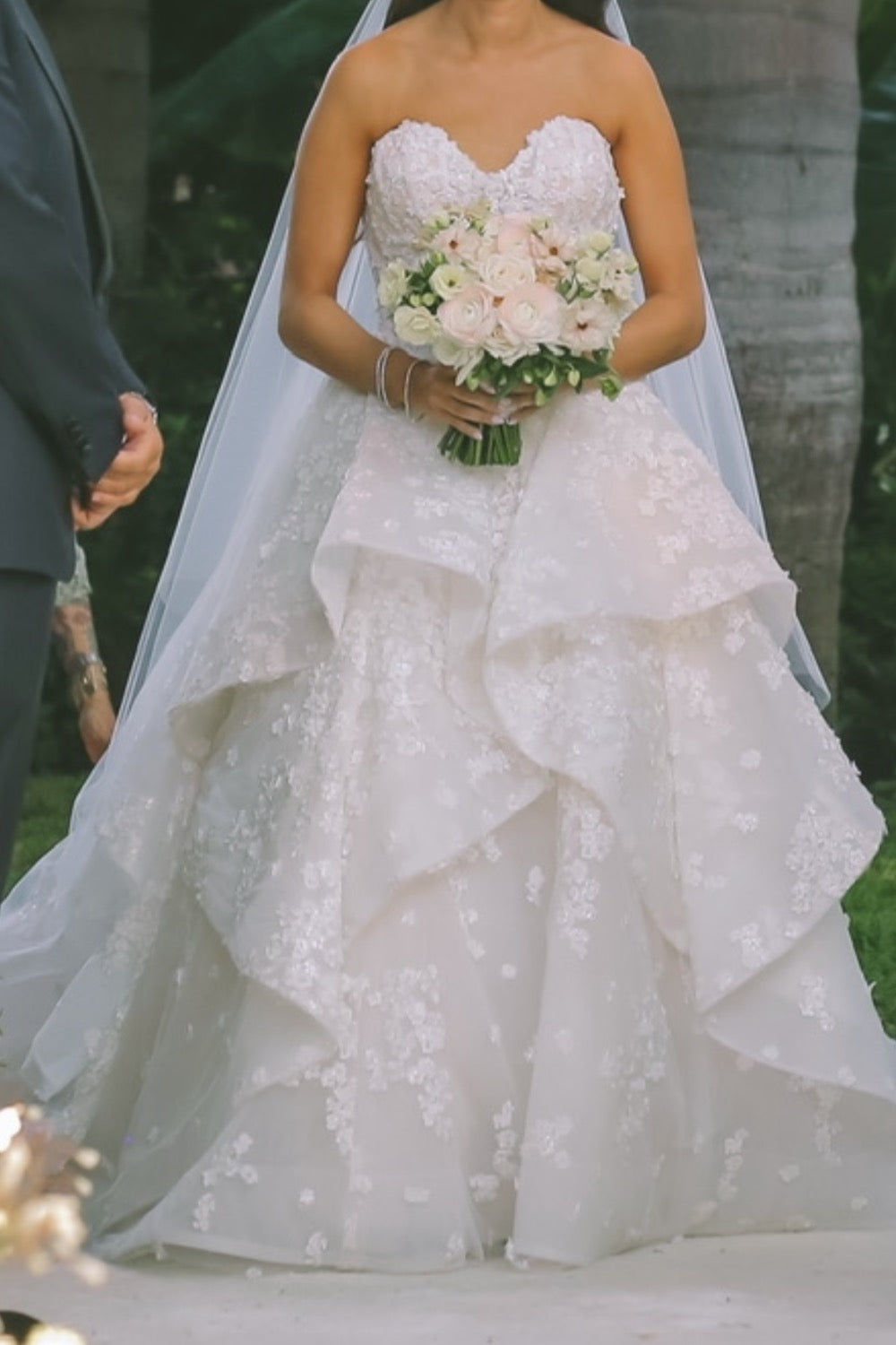 Monique Lhuillier-Everest -0