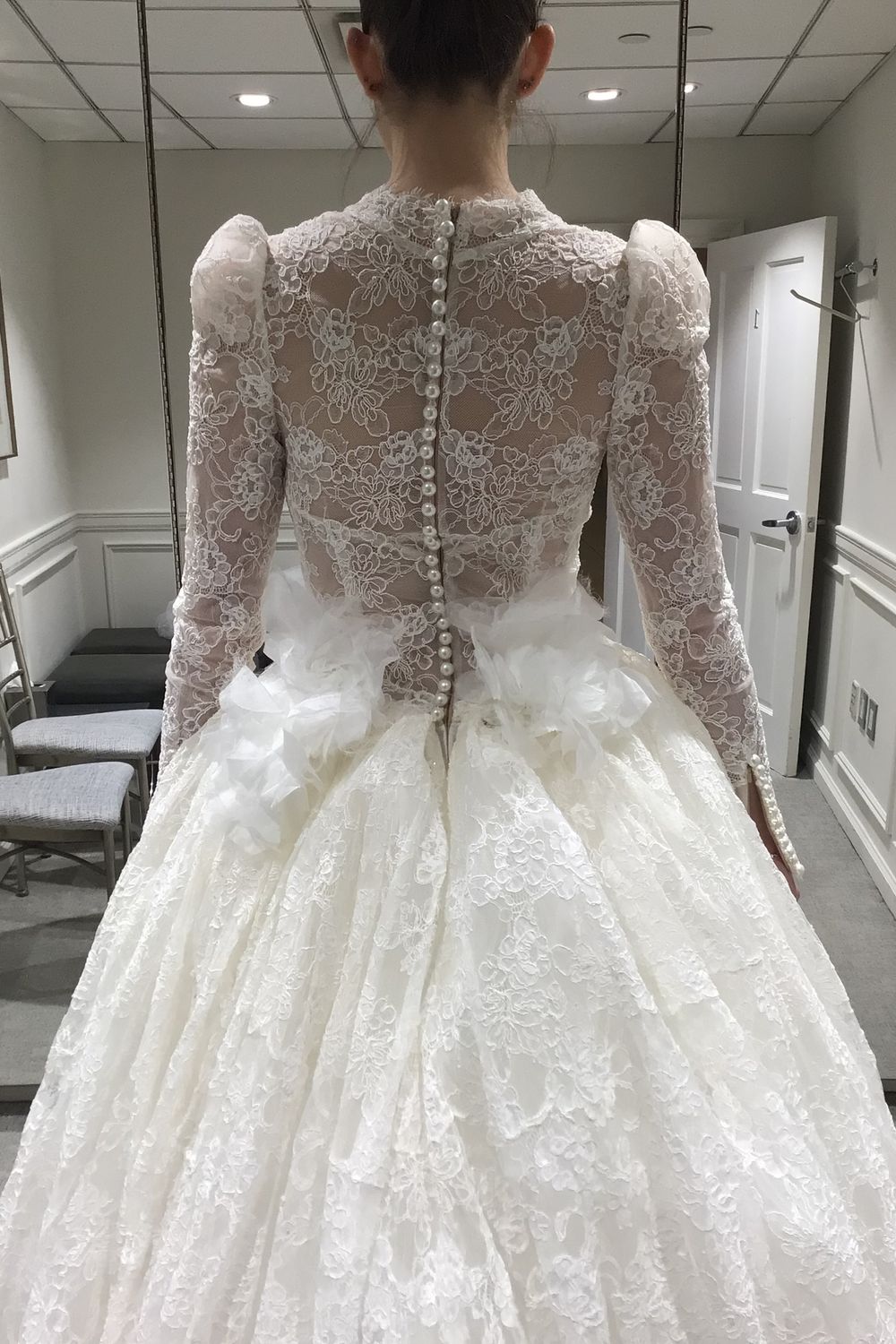 Pnina Tornai 4923 with 3277 Veil 5