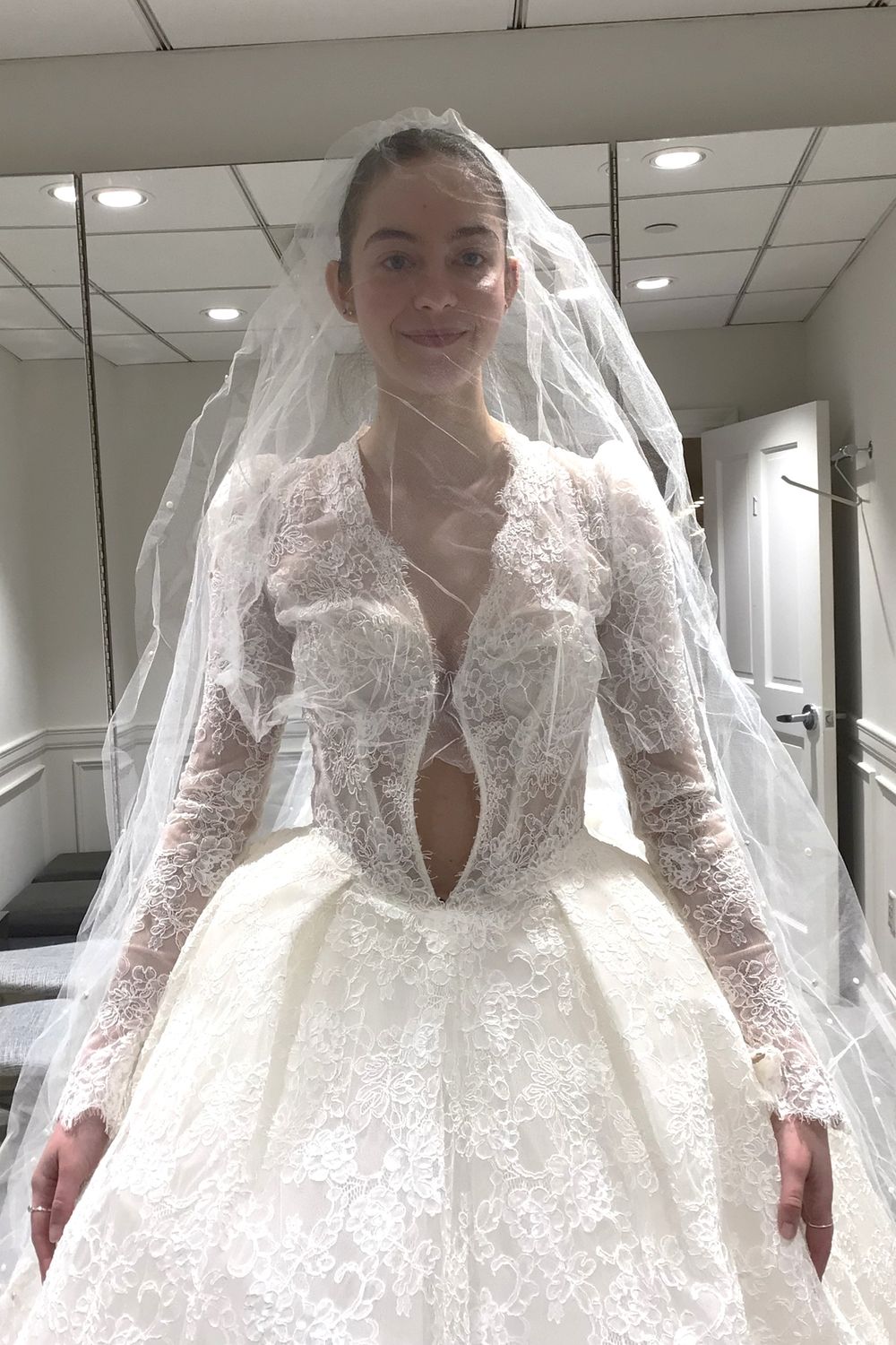 Pnina Tornai 4923 with 3277 Veil 6