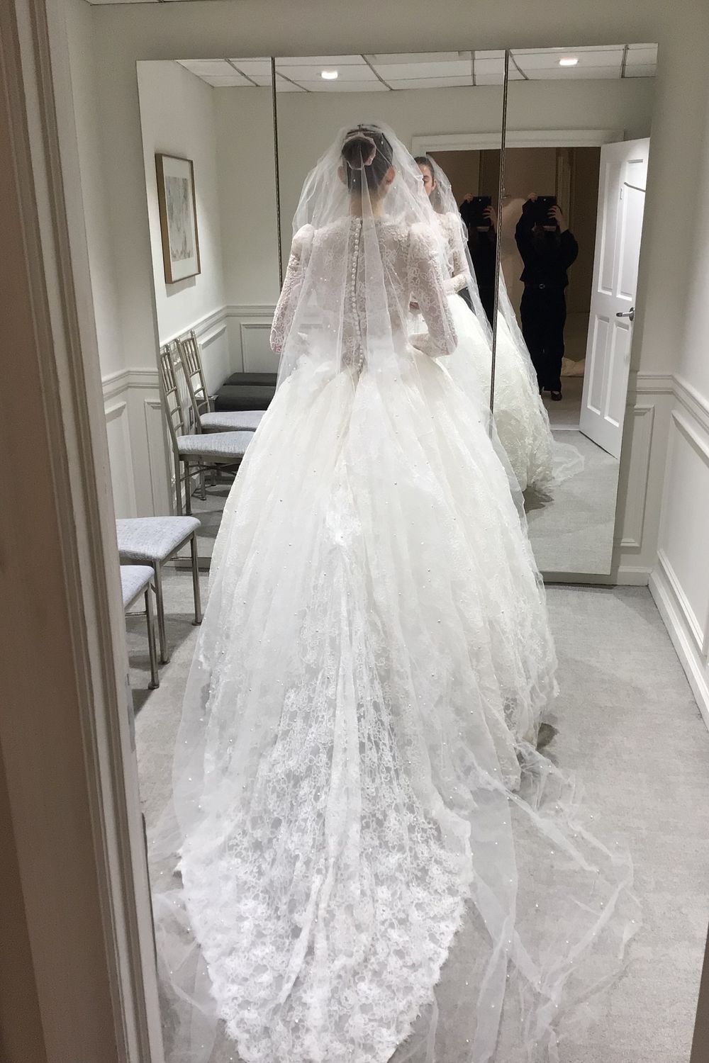 Pnina Tornai 4923 with 3277 Veil 3