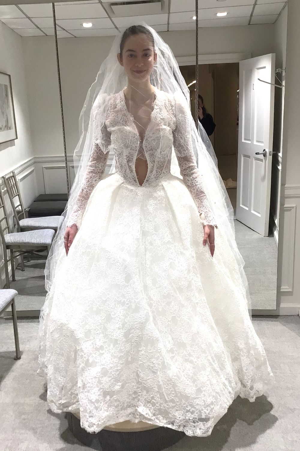 Pnina Tornai 4923 with 3277 Veil 1