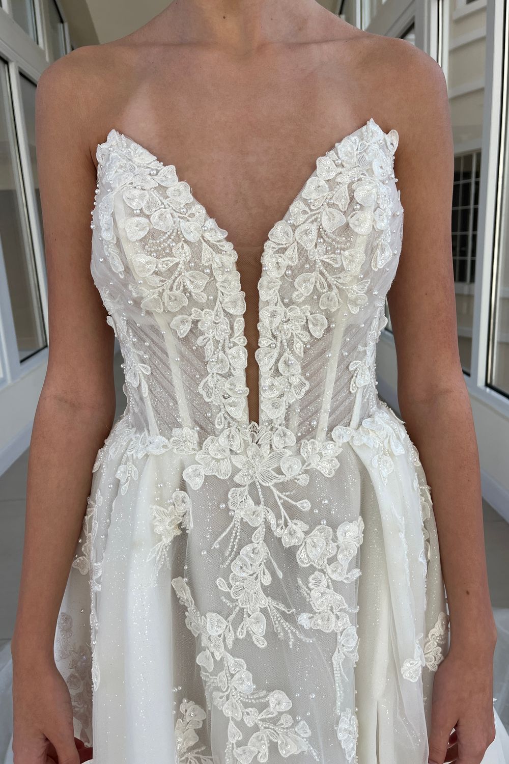 Martina Liana 1715 With Veil and Headpiece 3