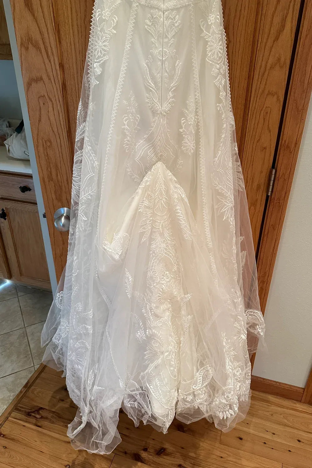 Evie Young Bridal Quest, EY006 4