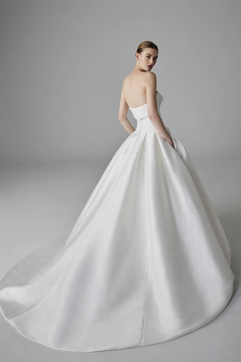 Pronovias Arline with Veil 1