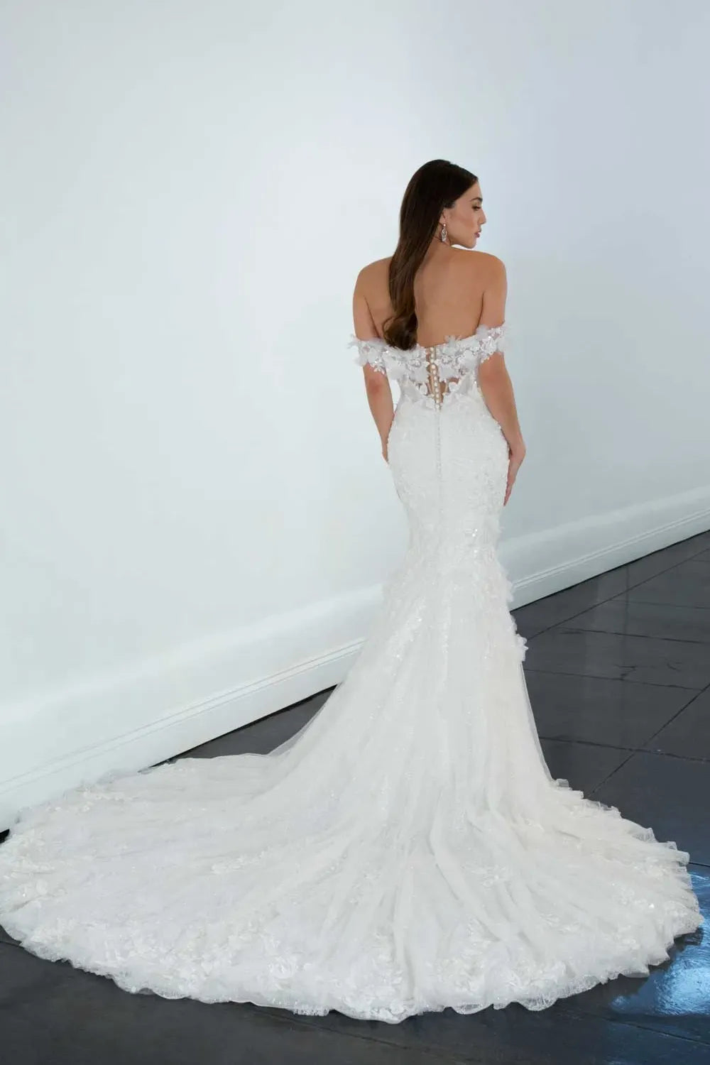 Martina Liana 1612 with Veil 9