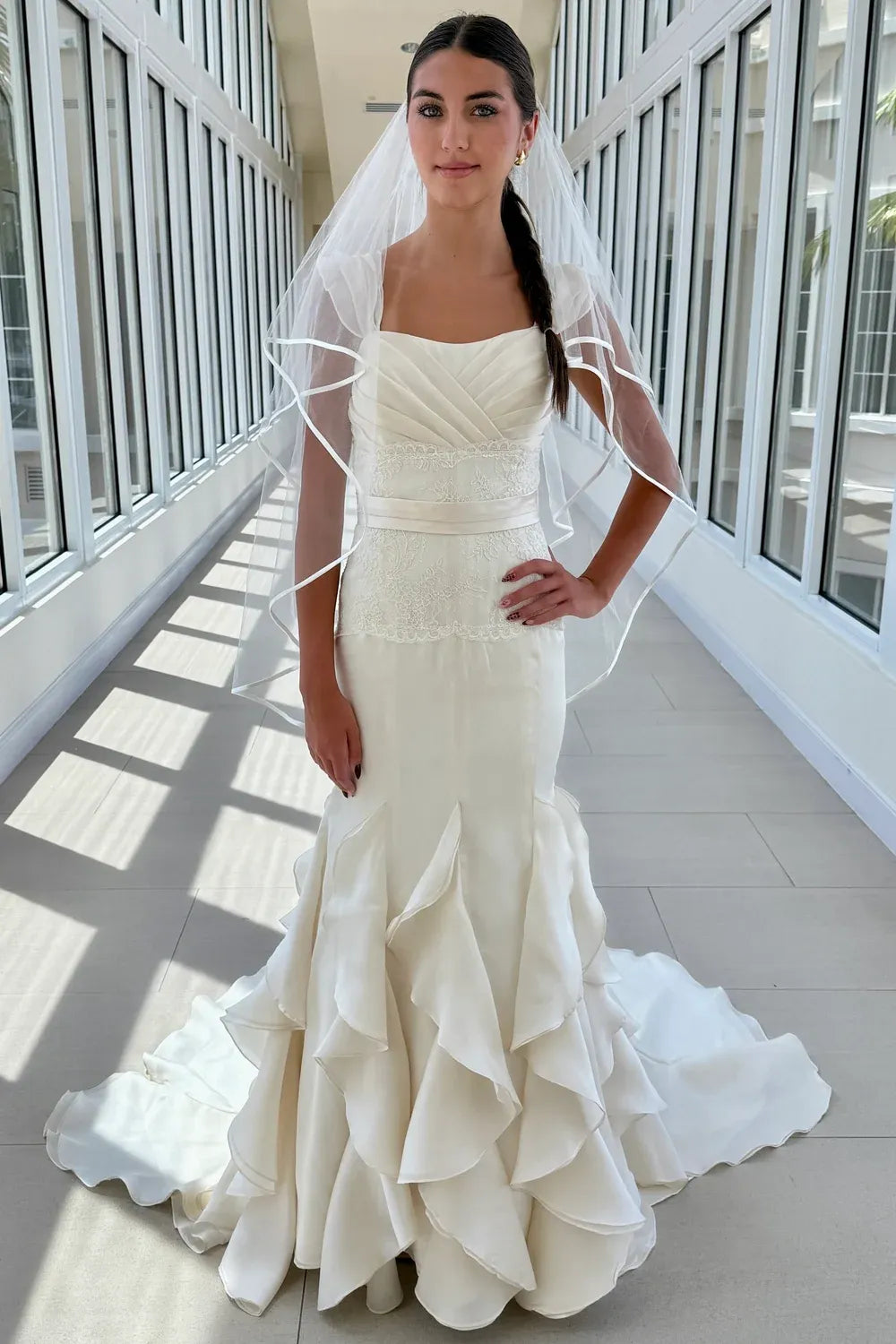 mermaid wedding dress and veil Used Alyne Bridal 0116477 with Veil Wedding Dress
