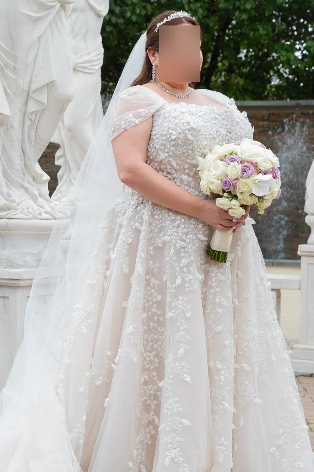 Used Randy Fenoli Goddess with Veil Wedding Dress Used Randy Fenoli Goddess with Veil Wedding Dress