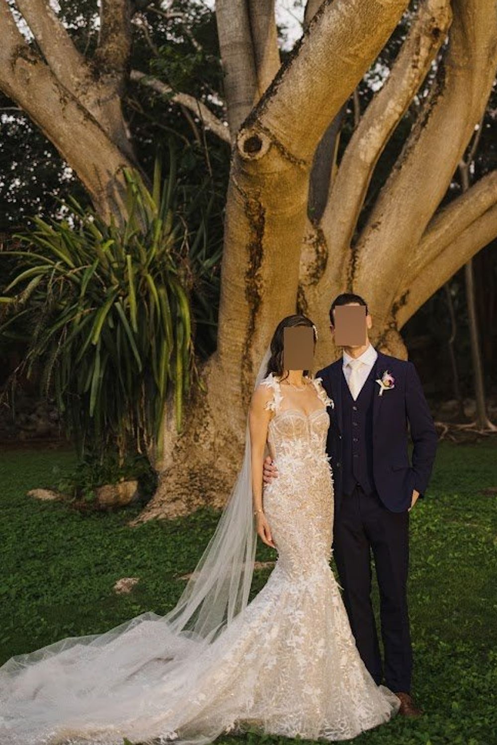 Berta COMO 22-16 with Detachable Sleeves and Veil 4